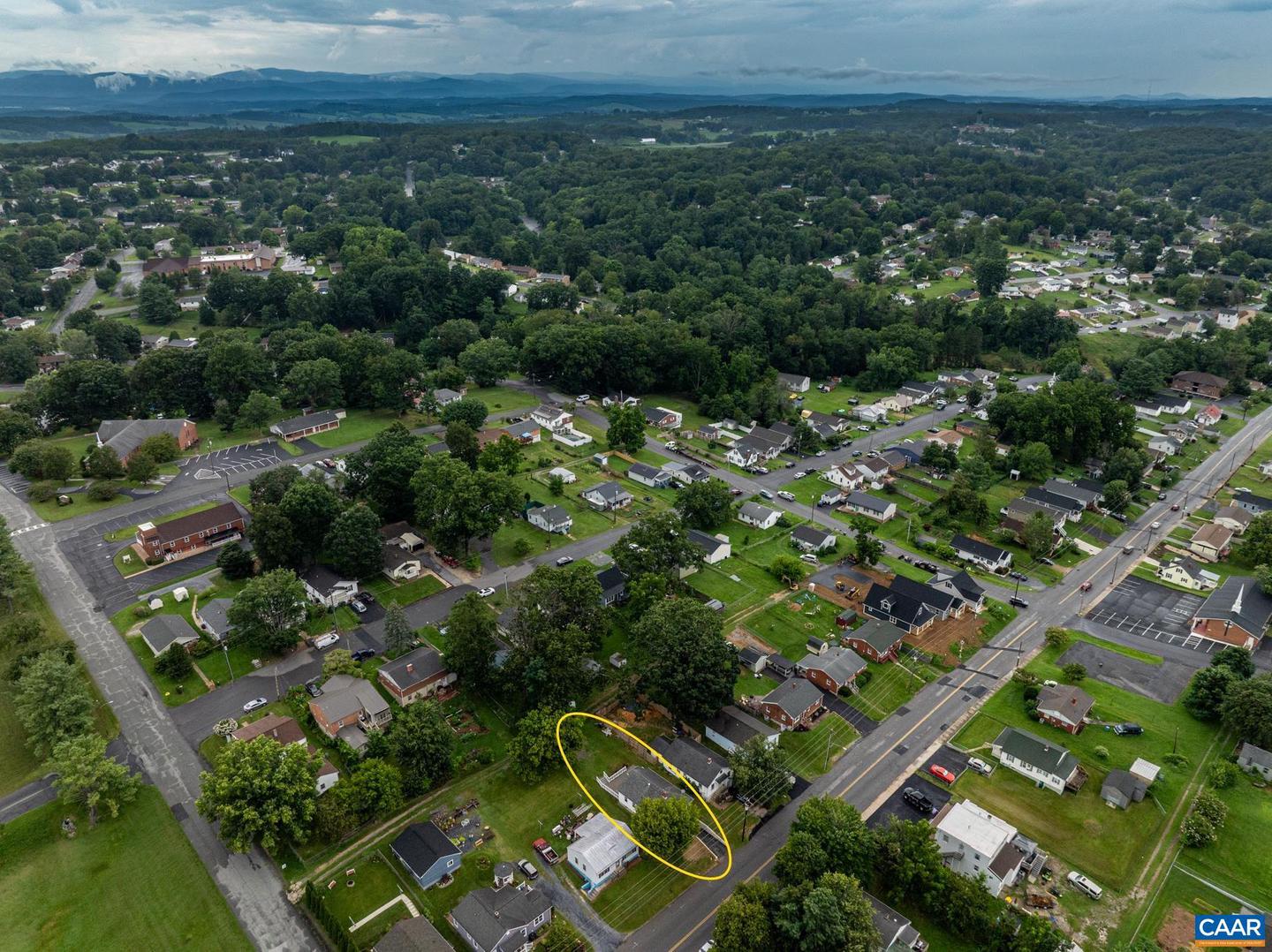406 GRUBERT AVE, STAUNTON, Virginia 24401, 2 Bedrooms Bedrooms, ,1 BathroomBathrooms,Residential,For sale,406 GRUBERT AVE,667381 MLS # 667381