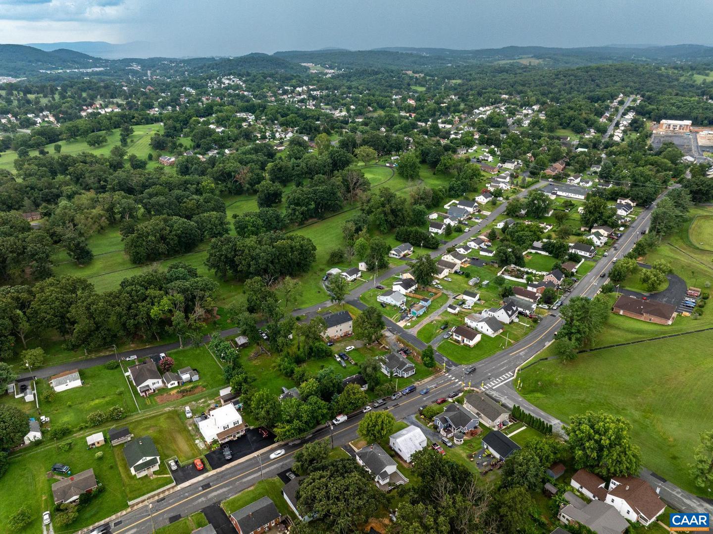 406 GRUBERT AVE, STAUNTON, Virginia 24401, 2 Bedrooms Bedrooms, ,1 BathroomBathrooms,Residential,For sale,406 GRUBERT AVE,667381 MLS # 667381