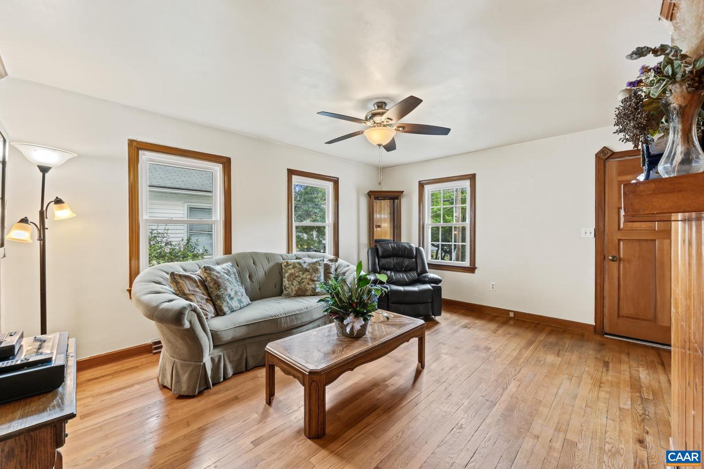 406 GRUBERT AVE, STAUNTON, Virginia 24401, 2 Bedrooms Bedrooms, ,1 BathroomBathrooms,Residential,For sale,406 GRUBERT AVE,667381 MLS # 667381
