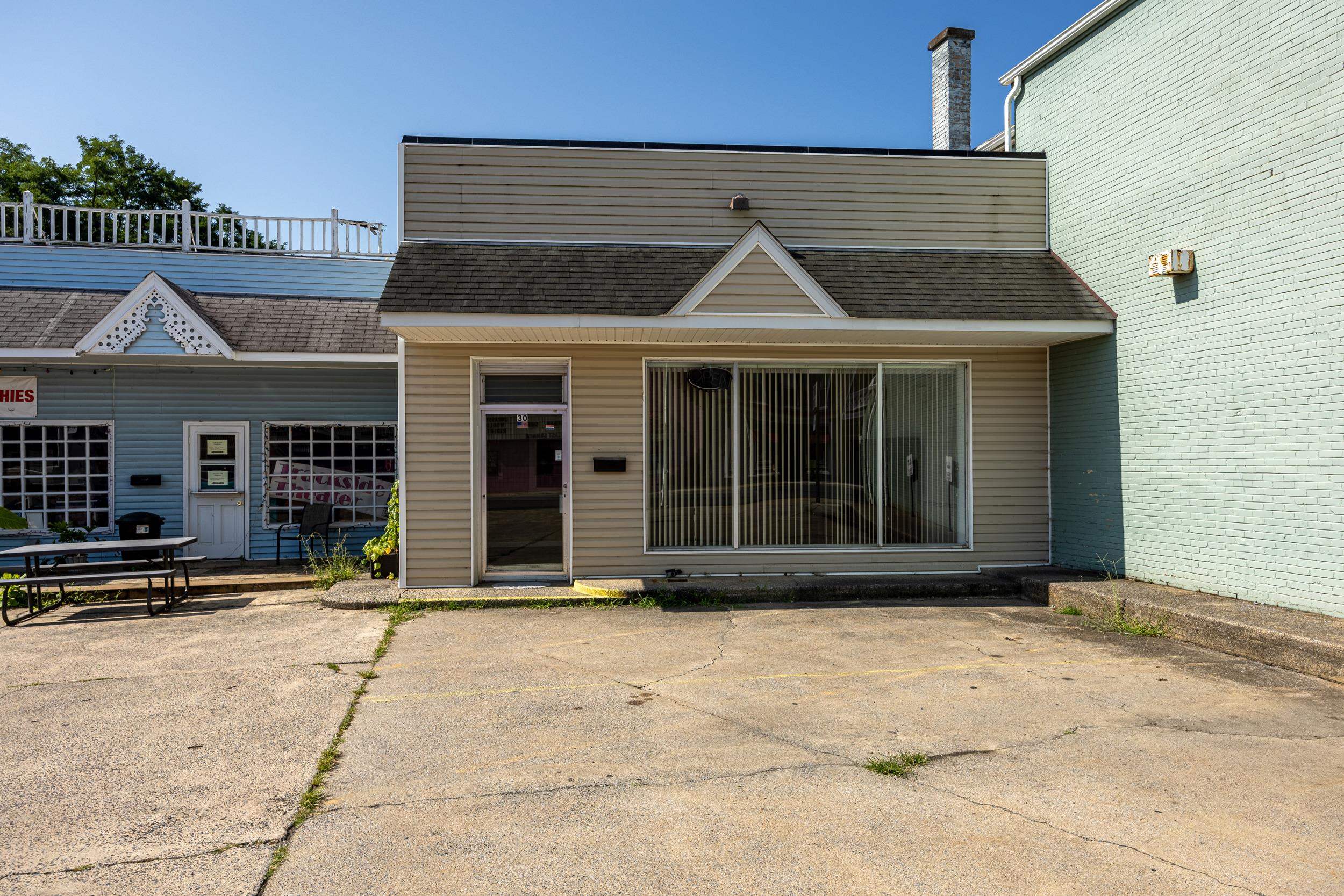 30 E MAIN ST, LURAY, Virginia 22835, ,Commercial,30 E MAIN ST,667409 MLS # 667409