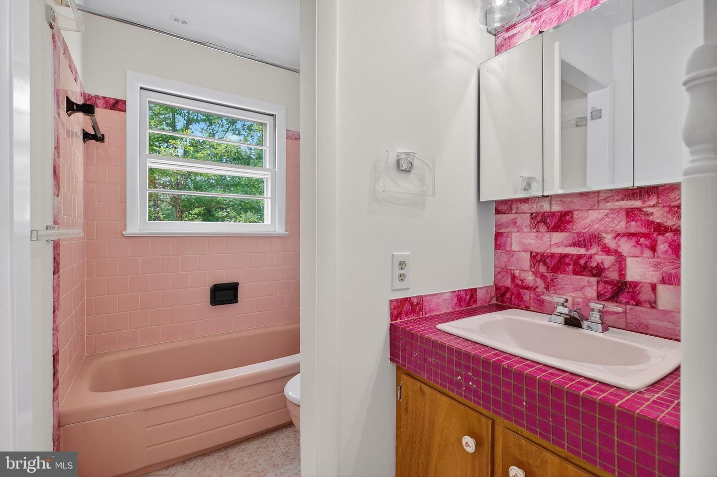8132 KEELER ST, ALEXANDRIA, Virginia 22309, 4 Bedrooms Bedrooms, ,3 BathroomsBathrooms,Residential,For sale,8132 KEELER ST,VAFX2218164 MLS # VAFX2218164