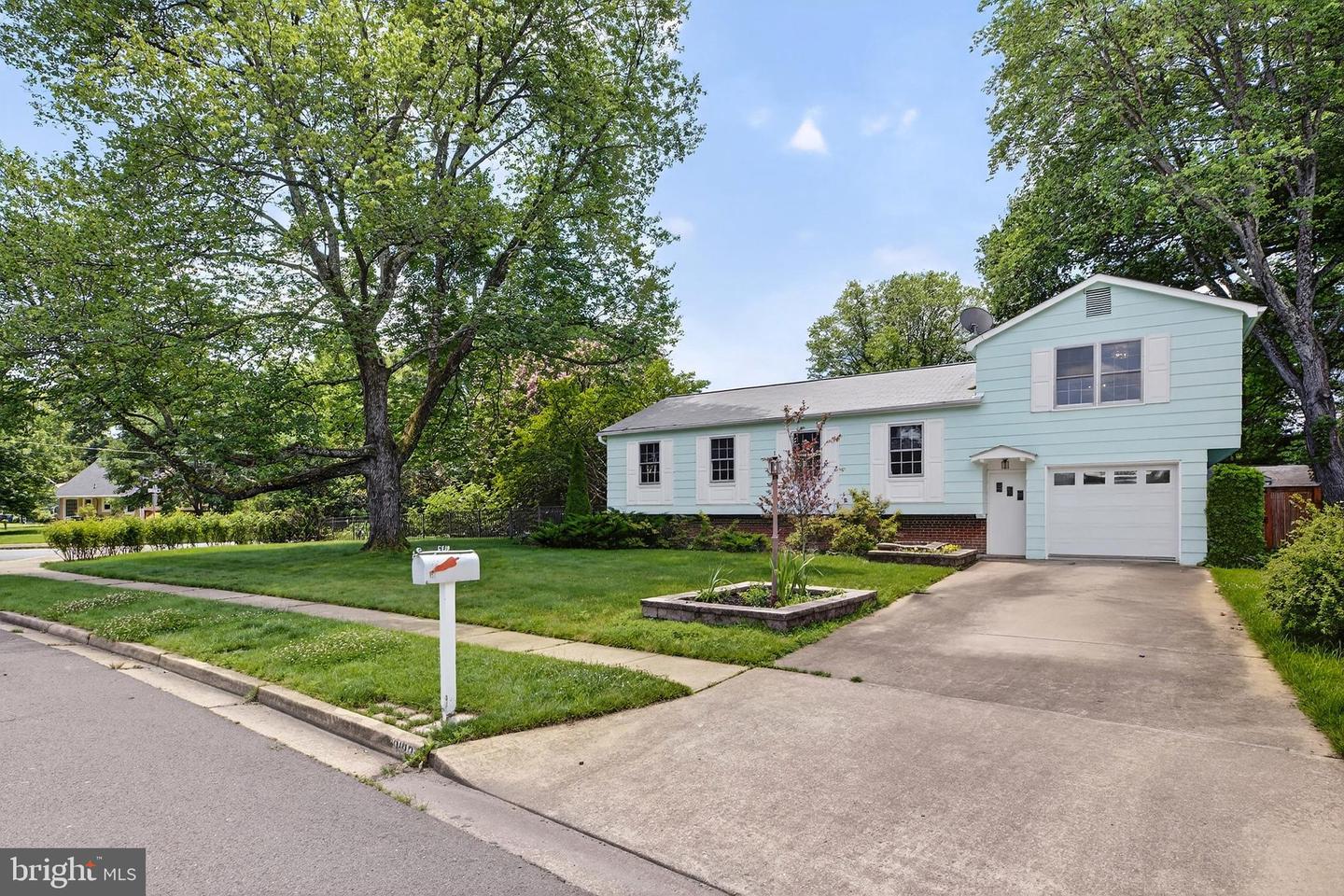 8132 KEELER ST, ALEXANDRIA, Virginia 22309, 4 Bedrooms Bedrooms, ,3 BathroomsBathrooms,Residential,For sale,8132 KEELER ST,VAFX2218164 MLS # VAFX2218164