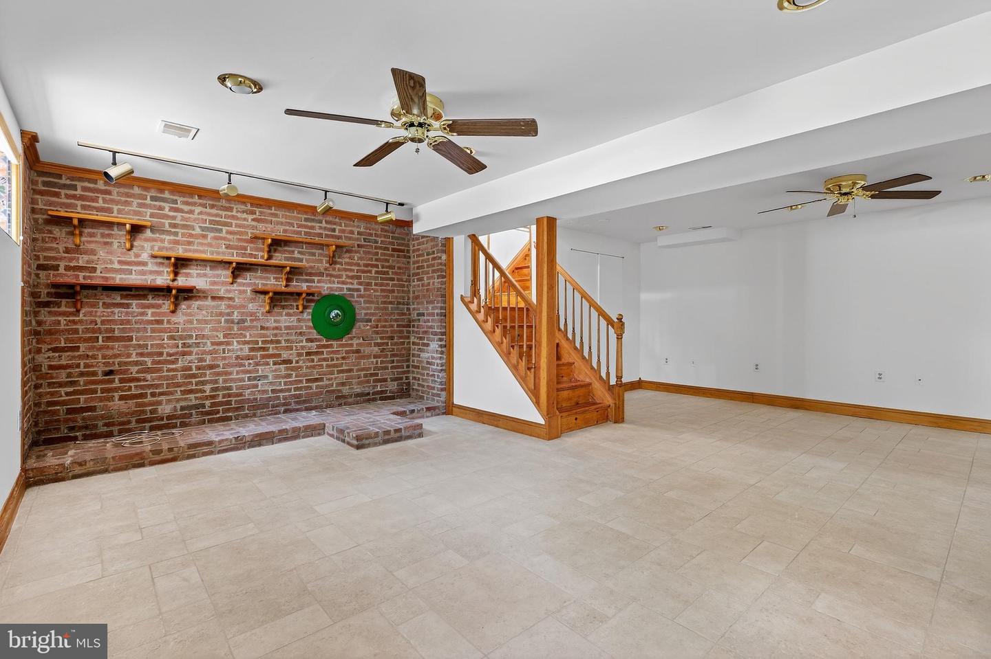 8132 KEELER ST, ALEXANDRIA, Virginia 22309, 4 Bedrooms Bedrooms, ,3 BathroomsBathrooms,Residential,For sale,8132 KEELER ST,VAFX2218164 MLS # VAFX2218164