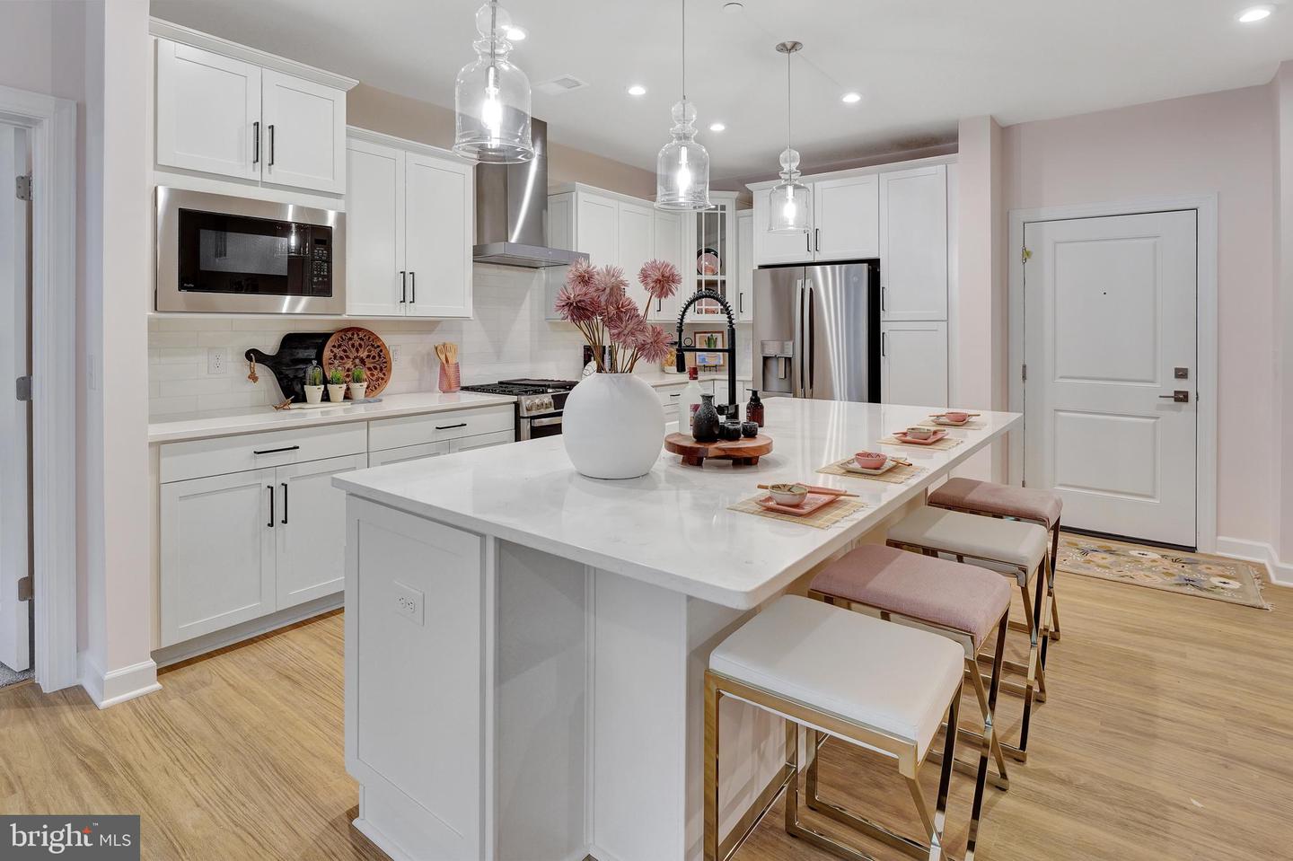 21731 DOVEKIE TER #305, ASHBURN, Virginia 20147, 2 Bedrooms Bedrooms, ,2 BathroomsBathrooms,Residential,For sale,21731 DOVEKIE TER #305,VALO2092442 MLS # VALO2092442