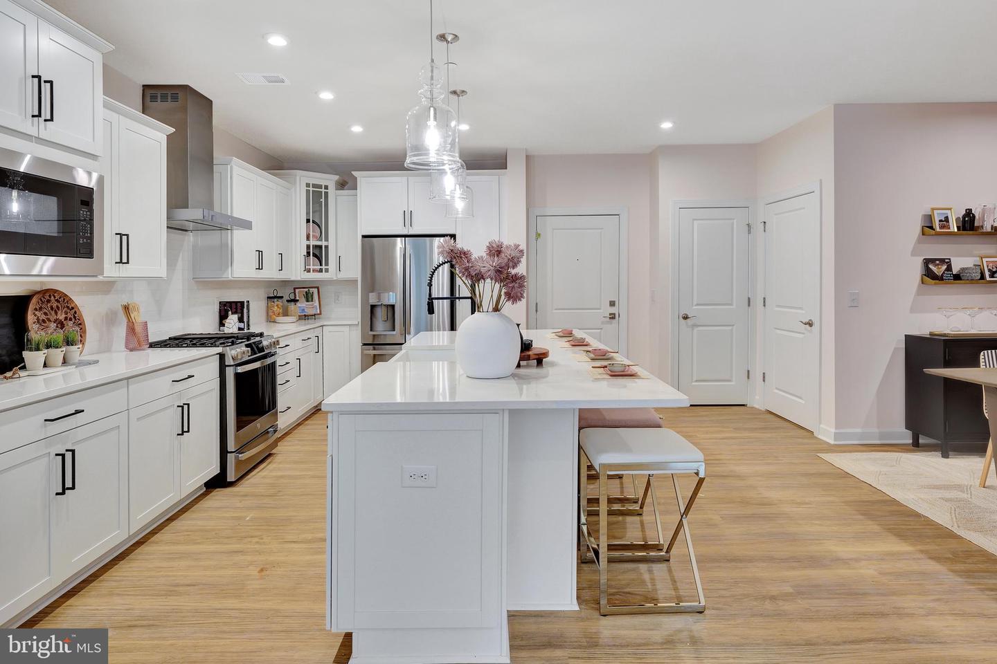 21731 DOVEKIE TER #305, ASHBURN, Virginia 20147, 2 Bedrooms Bedrooms, ,2 BathroomsBathrooms,Residential,For sale,21731 DOVEKIE TER #305,VALO2092442 MLS # VALO2092442
