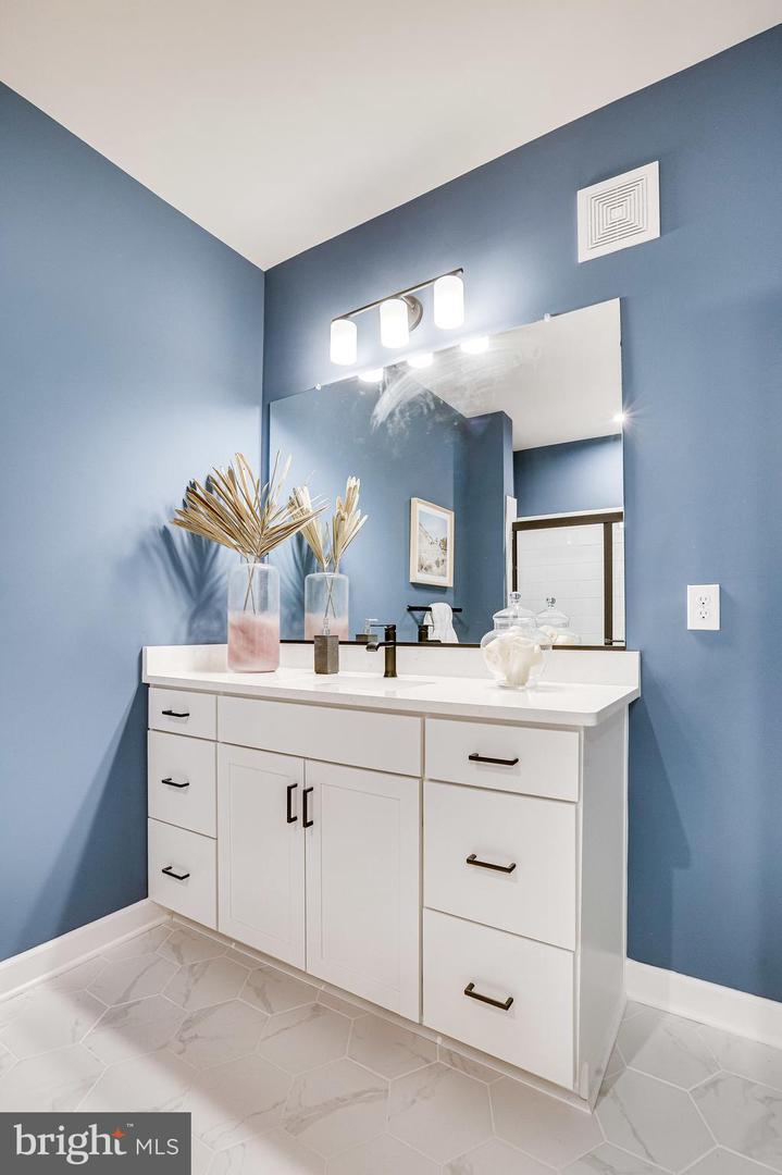 21731 DOVEKIE TER #305, ASHBURN, Virginia 20147, 2 Bedrooms Bedrooms, ,2 BathroomsBathrooms,Residential,For sale,21731 DOVEKIE TER #305,VALO2092442 MLS # VALO2092442