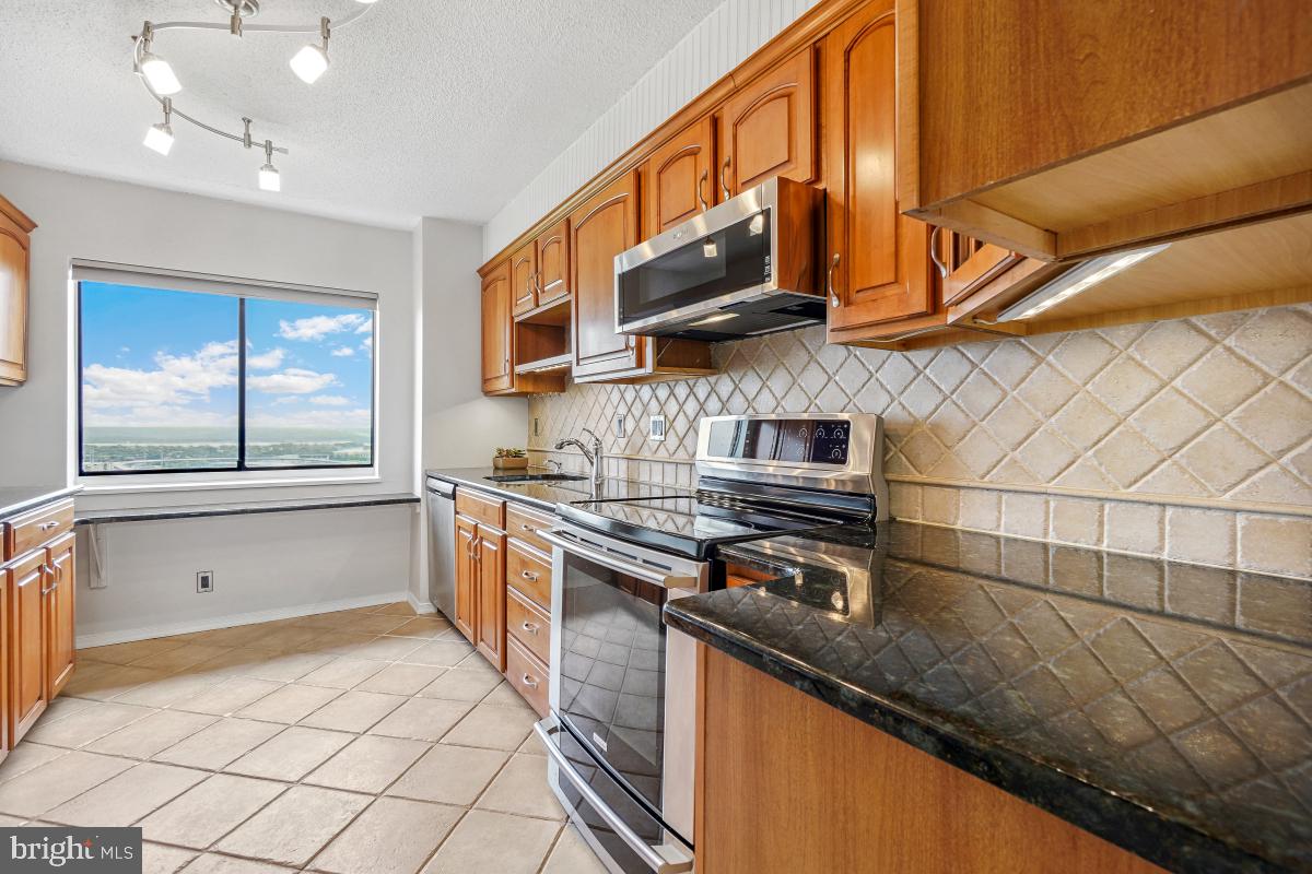 5901 MOUNT EAGLE DR #1610, ALEXANDRIA, Virginia 22303, 2 Bedrooms Bedrooms, 9 Rooms Rooms,2 BathroomsBathrooms,Residential,For sale,5901 MOUNT EAGLE DR #1610,VAFX2233822 MLS # VAFX2233822