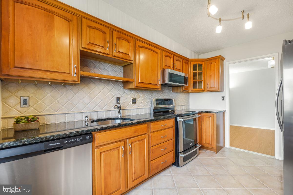 5901 MOUNT EAGLE DR #1610, ALEXANDRIA, Virginia 22303, 2 Bedrooms Bedrooms, 9 Rooms Rooms,2 BathroomsBathrooms,Residential,For sale,5901 MOUNT EAGLE DR #1610,VAFX2233822 MLS # VAFX2233822