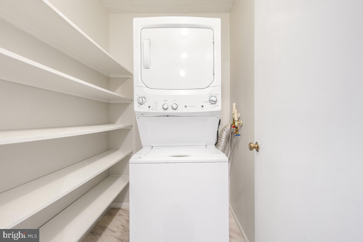 5901 MOUNT EAGLE DR #1610, ALEXANDRIA, Virginia 22303, 2 Bedrooms Bedrooms, 9 Rooms Rooms,2 BathroomsBathrooms,Residential,For sale,5901 MOUNT EAGLE DR #1610,VAFX2233822 MLS # VAFX2233822