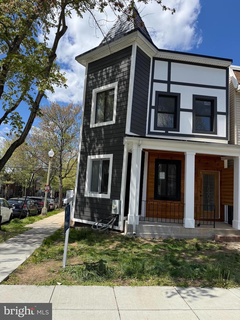 1600 MONTELLO AVE NE, WASHINGTON, District Of Columbia 20002, 5 Bedrooms Bedrooms, ,4 BathroomsBathrooms,Residential,For sale,1600 MONTELLO AVE NE,DCDC2196098 MLS # DCDC2196098