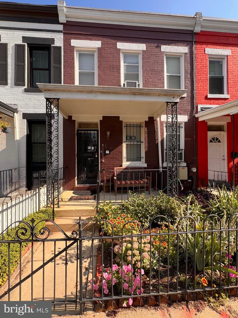 719 NEWTON PL NW, WASHINGTON, District Of Columbia 20010, 3 Bedrooms Bedrooms, ,1 BathroomBathrooms,Residential,For sale,719 NEWTON PL NW,DCDC2197206 MLS # DCDC2197206