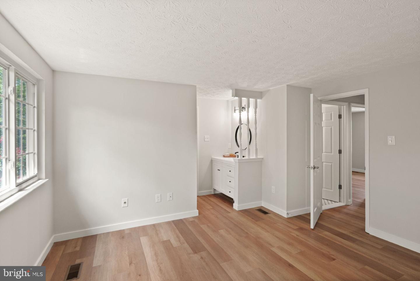 1690 SIERRA WOODS CT, RESTON, Virginia 20194, 3 Bedrooms Bedrooms, ,2 BathroomsBathrooms,Residential,For sale,1690 SIERRA WOODS CT,VAFX2237162 MLS # VAFX2237162