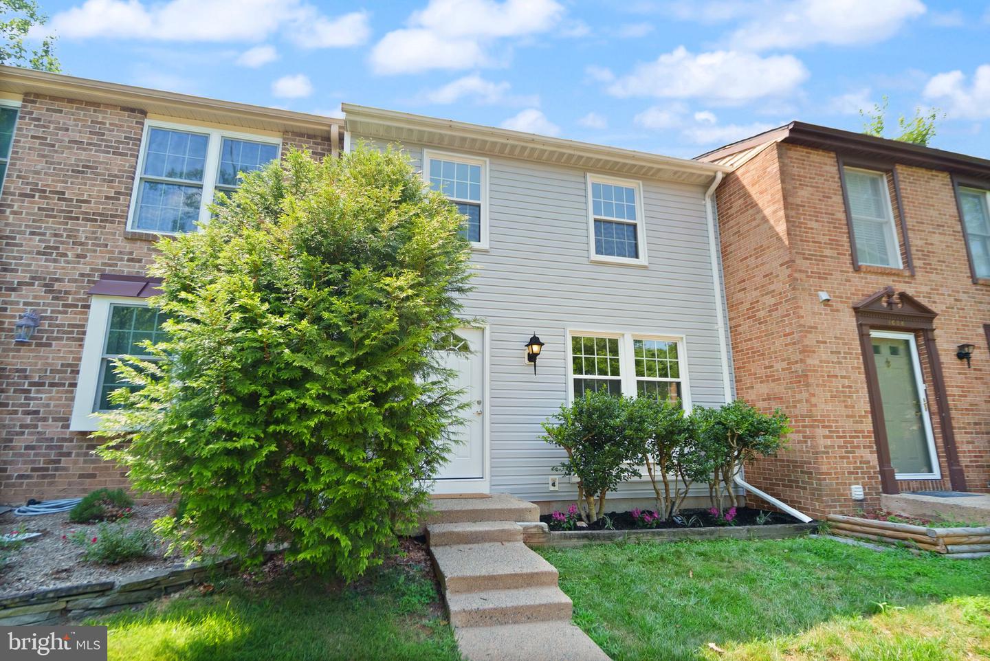 1690 SIERRA WOODS CT, RESTON, Virginia 20194, 3 Bedrooms Bedrooms, ,2 BathroomsBathrooms,Residential,For sale,1690 SIERRA WOODS CT,VAFX2237162 MLS # VAFX2237162