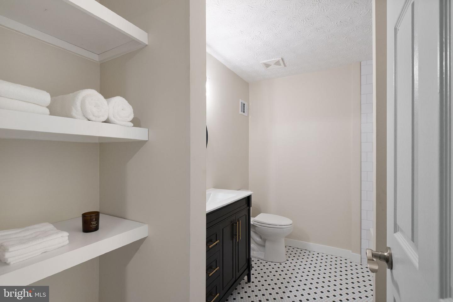 1690 SIERRA WOODS CT, RESTON, Virginia 20194, 3 Bedrooms Bedrooms, ,2 BathroomsBathrooms,Residential,For sale,1690 SIERRA WOODS CT,VAFX2237162 MLS # VAFX2237162