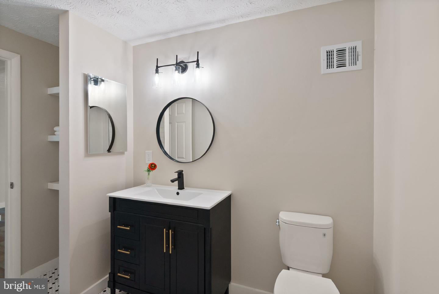 1690 SIERRA WOODS CT, RESTON, Virginia 20194, 3 Bedrooms Bedrooms, ,2 BathroomsBathrooms,Residential,For sale,1690 SIERRA WOODS CT,VAFX2237162 MLS # VAFX2237162