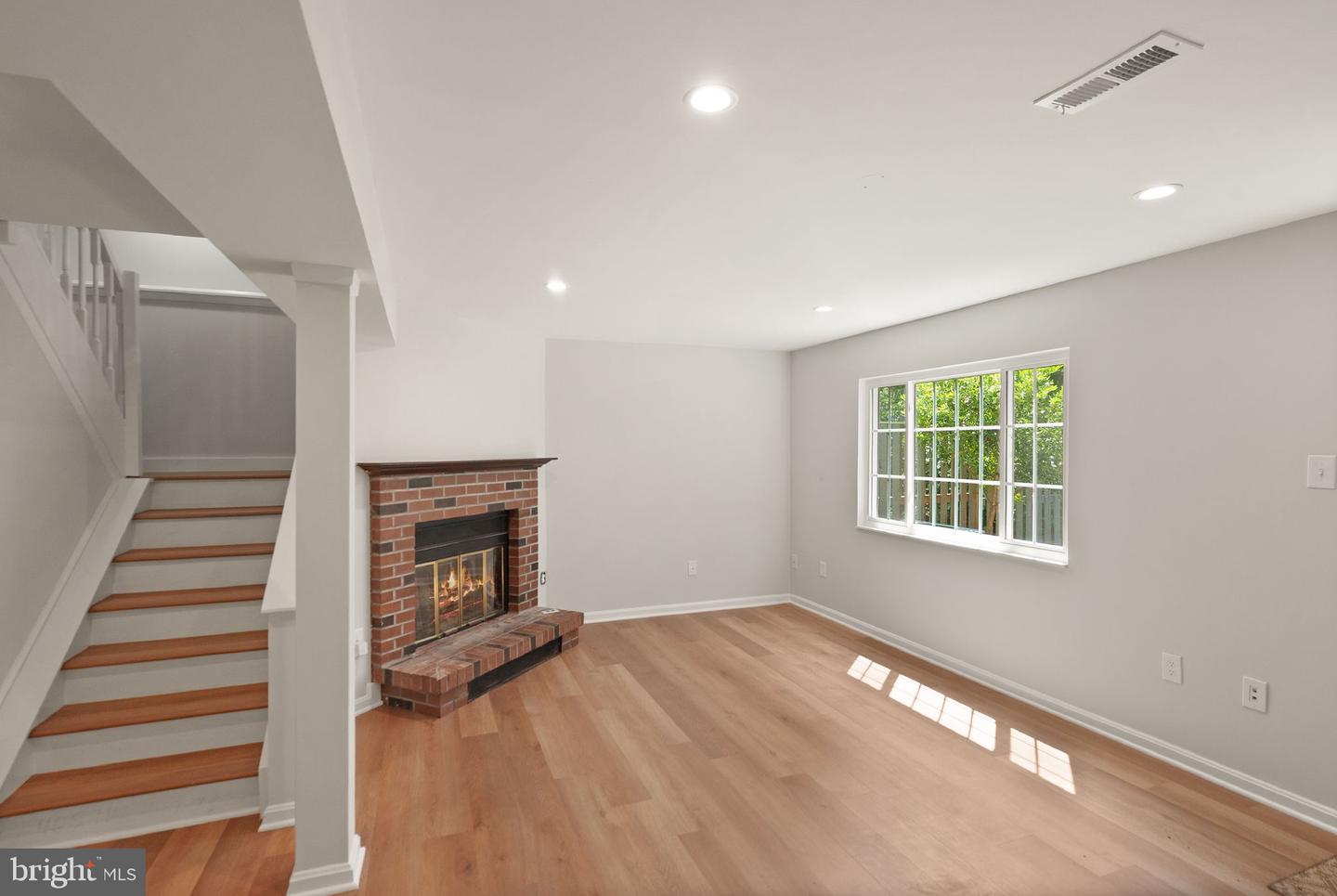 1690 SIERRA WOODS CT, RESTON, Virginia 20194, 3 Bedrooms Bedrooms, ,2 BathroomsBathrooms,Residential,For sale,1690 SIERRA WOODS CT,VAFX2237162 MLS # VAFX2237162