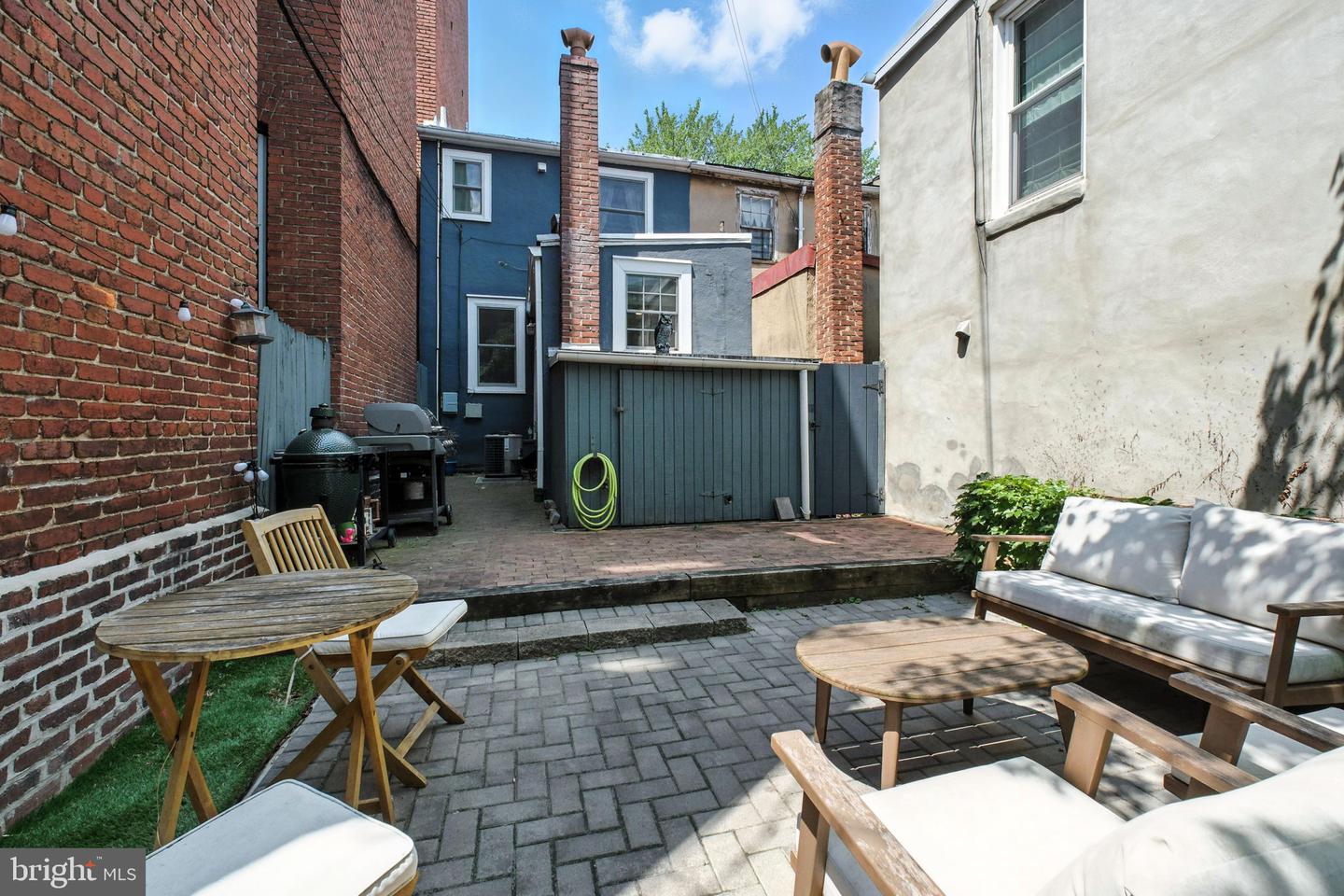 23 6TH ST NE, WASHINGTON, District Of Columbia 20002, 2 Bedrooms Bedrooms, ,1 BathroomBathrooms,Residential,For sale,23 6TH ST NE,DCDC2198178 MLS # DCDC2198178