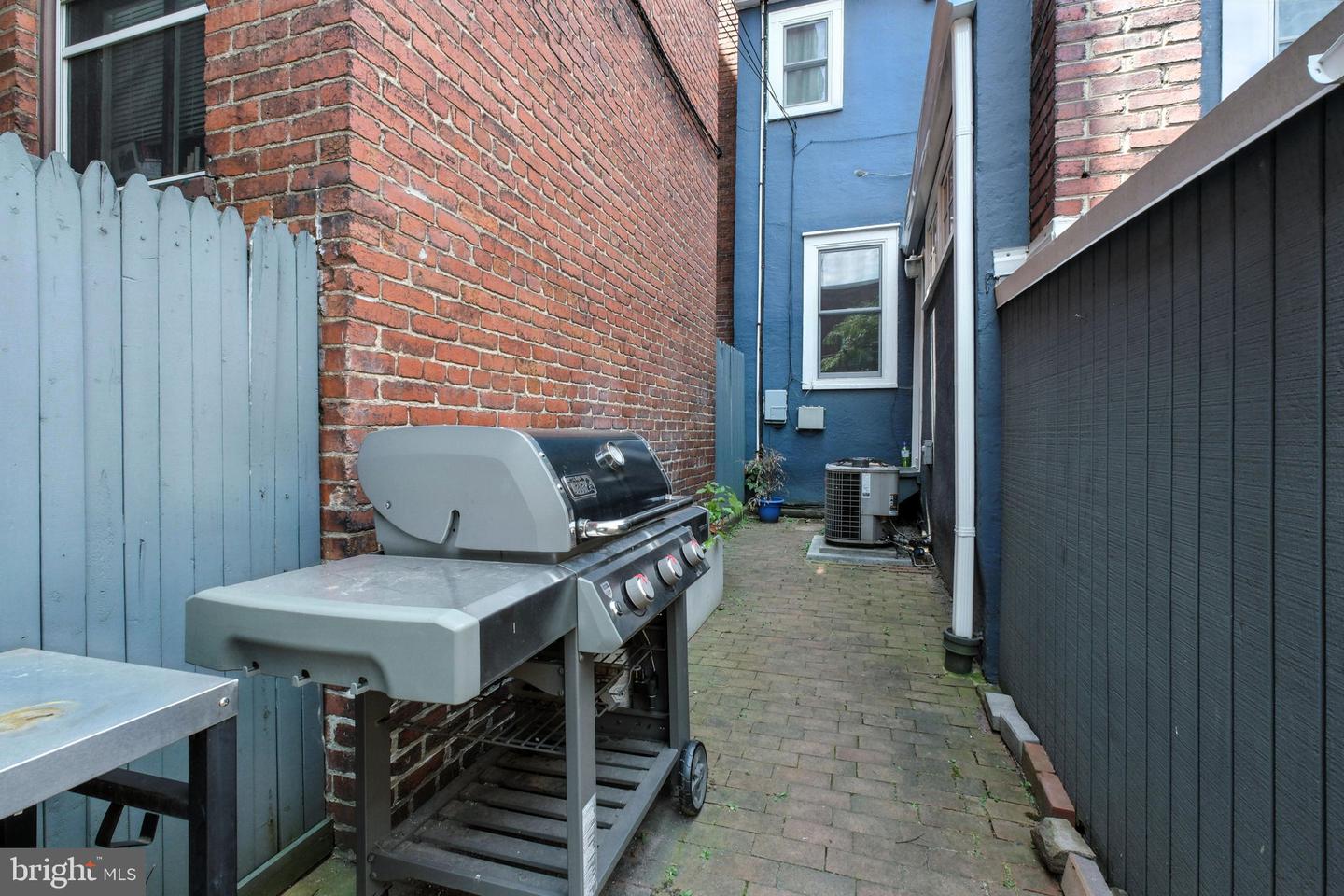 23 6TH ST NE, WASHINGTON, District Of Columbia 20002, 2 Bedrooms Bedrooms, ,1 BathroomBathrooms,Residential,For sale,23 6TH ST NE,DCDC2198178 MLS # DCDC2198178