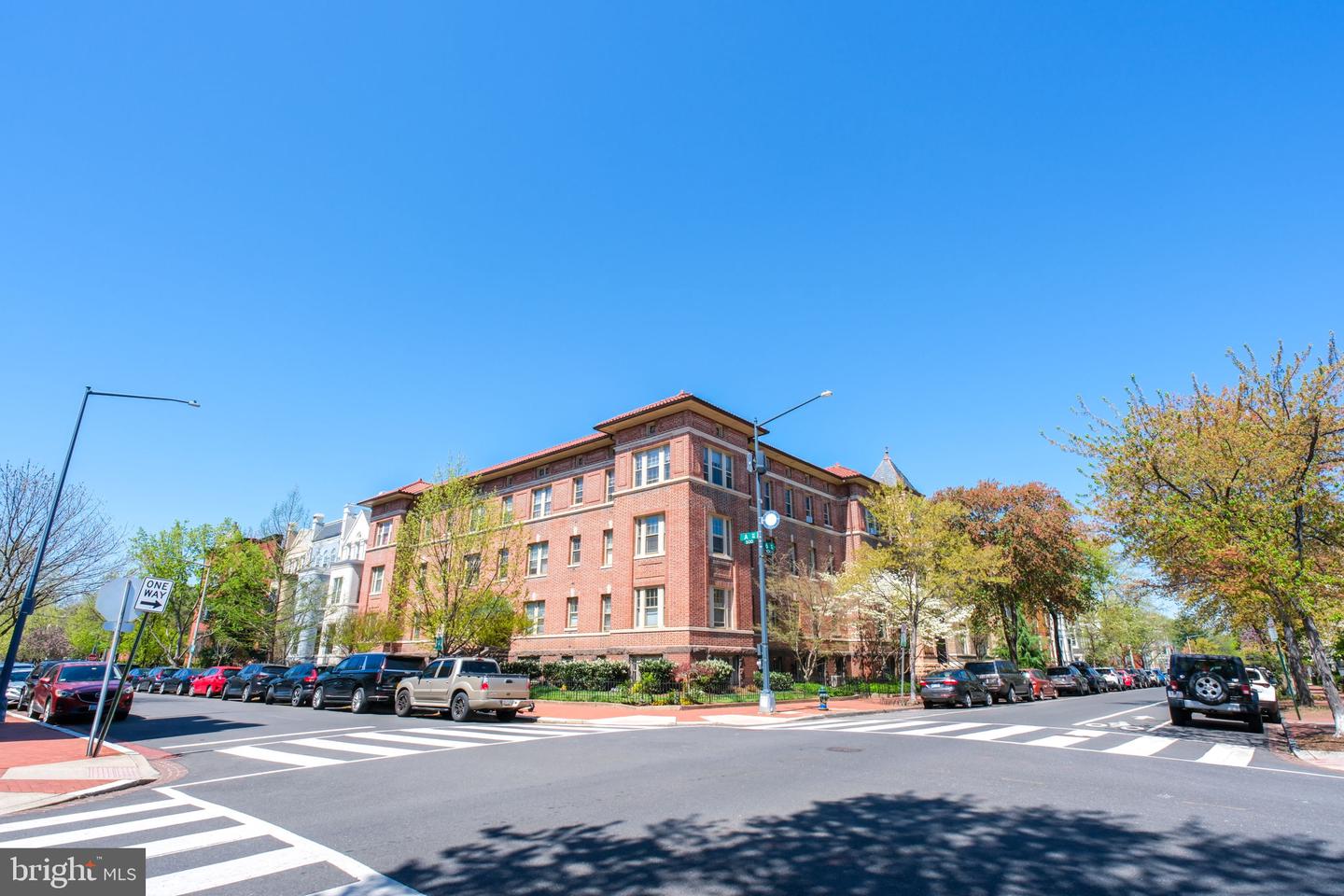 23 6TH ST NE, WASHINGTON, District Of Columbia 20002, 2 Bedrooms Bedrooms, ,1 BathroomBathrooms,Residential,For sale,23 6TH ST NE,DCDC2198178 MLS # DCDC2198178