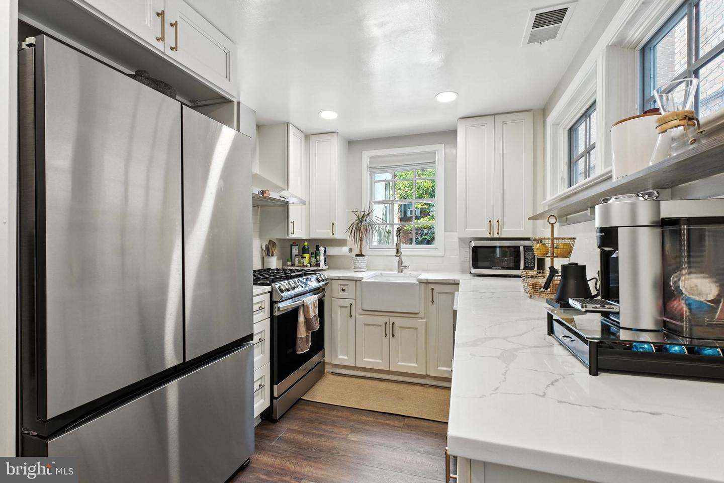 23 6TH ST NE, WASHINGTON, District Of Columbia 20002, 2 Bedrooms Bedrooms, ,1 BathroomBathrooms,Residential,For sale,23 6TH ST NE,DCDC2198178 MLS # DCDC2198178