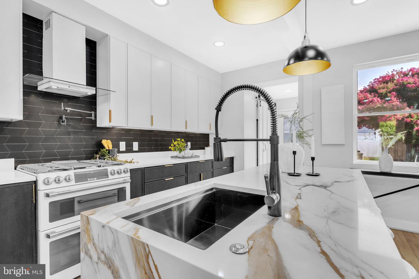 314 FARRAGUT ST NW, WASHINGTON, District Of Columbia 20011, 4 Bedrooms Bedrooms, ,3 BathroomsBathrooms,Residential,For sale,314 FARRAGUT ST NW,DCDC2199254 MLS # DCDC2199254