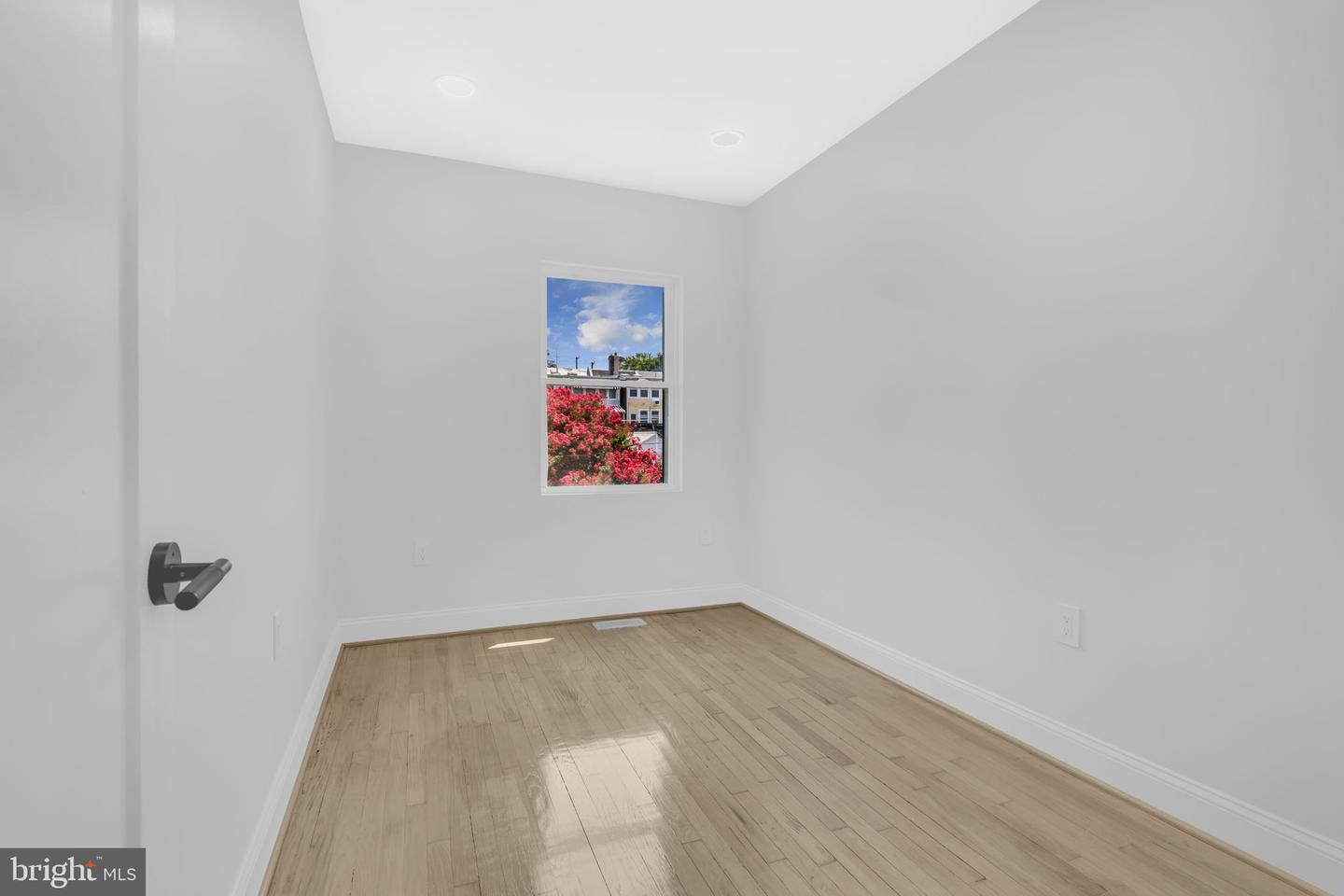 314 FARRAGUT ST NW, WASHINGTON, District Of Columbia 20011, 4 Bedrooms Bedrooms, ,3 BathroomsBathrooms,Residential,For sale,314 FARRAGUT ST NW,DCDC2199254 MLS # DCDC2199254