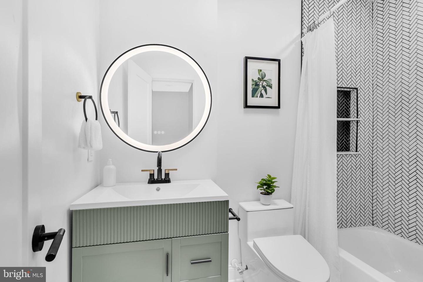 314 FARRAGUT ST NW, WASHINGTON, District Of Columbia 20011, 4 Bedrooms Bedrooms, ,3 BathroomsBathrooms,Residential,For sale,314 FARRAGUT ST NW,DCDC2199254 MLS # DCDC2199254