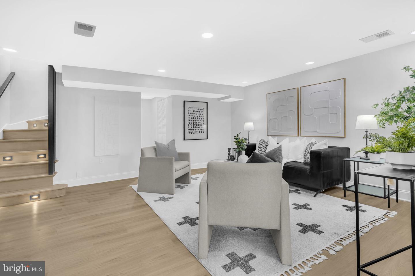 314 FARRAGUT ST NW, WASHINGTON, District Of Columbia 20011, 4 Bedrooms Bedrooms, ,3 BathroomsBathrooms,Residential,For sale,314 FARRAGUT ST NW,DCDC2199254 MLS # DCDC2199254