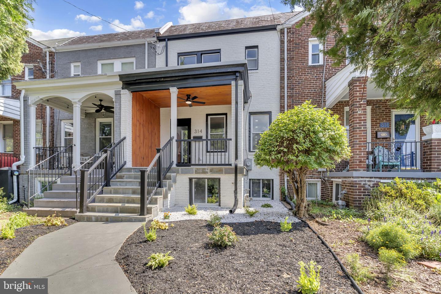 314 FARRAGUT ST NW, WASHINGTON, District Of Columbia 20011, 4 Bedrooms Bedrooms, ,3 BathroomsBathrooms,Residential,For sale,314 FARRAGUT ST NW,DCDC2199254 MLS # DCDC2199254