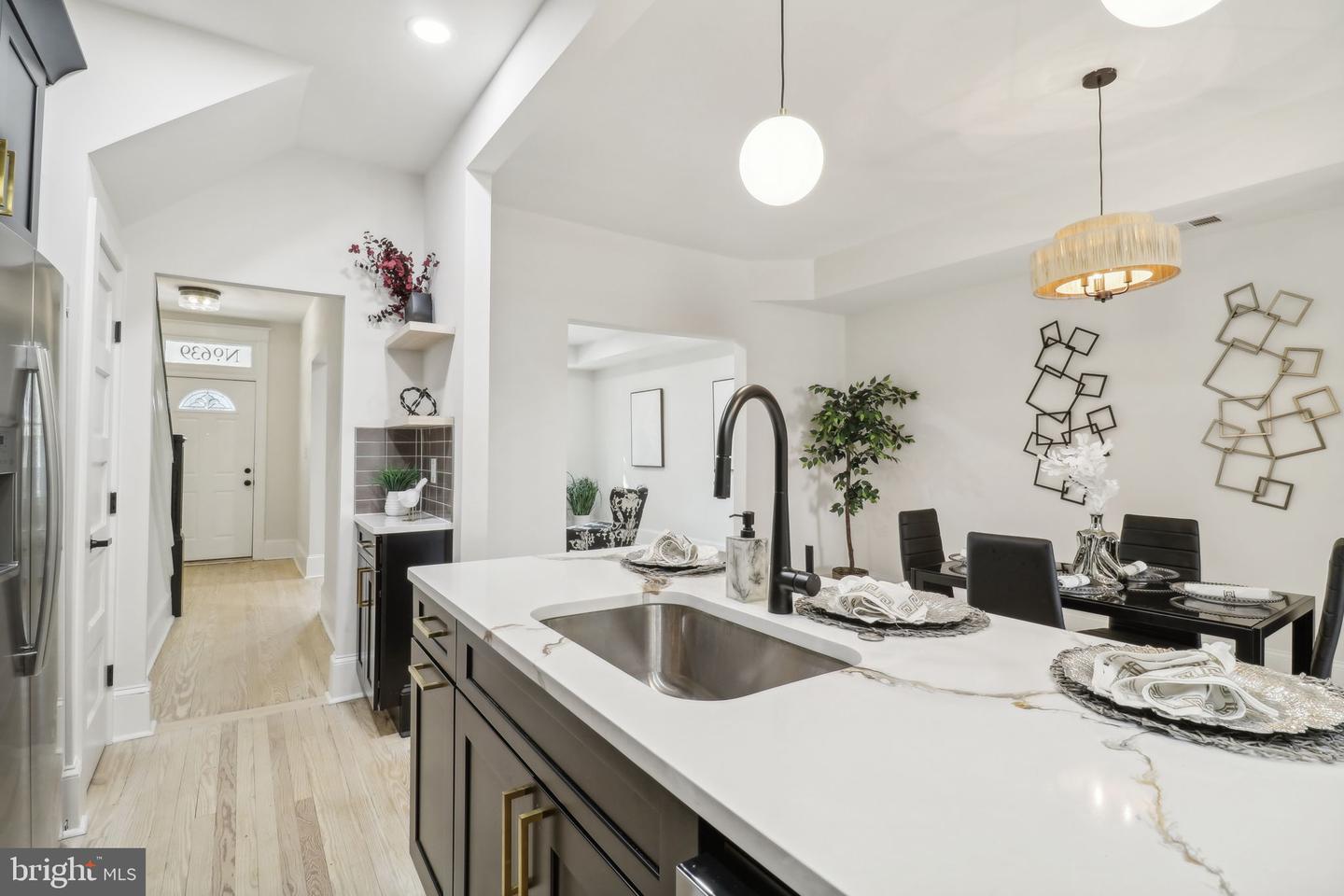 639 NW COLUMBIA RD NW, WASHINGTON, District Of Columbia 20001, 3 Bedrooms Bedrooms, 15 Rooms Rooms,2 BathroomsBathrooms,Residential,For sale,639 NW COLUMBIA RD NW,DCDC2199820 MLS # DCDC2199820