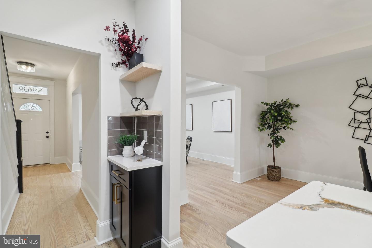 639 NW COLUMBIA RD NW, WASHINGTON, District Of Columbia 20001, 3 Bedrooms Bedrooms, 15 Rooms Rooms,2 BathroomsBathrooms,Residential,For sale,639 NW COLUMBIA RD NW,DCDC2199820 MLS # DCDC2199820