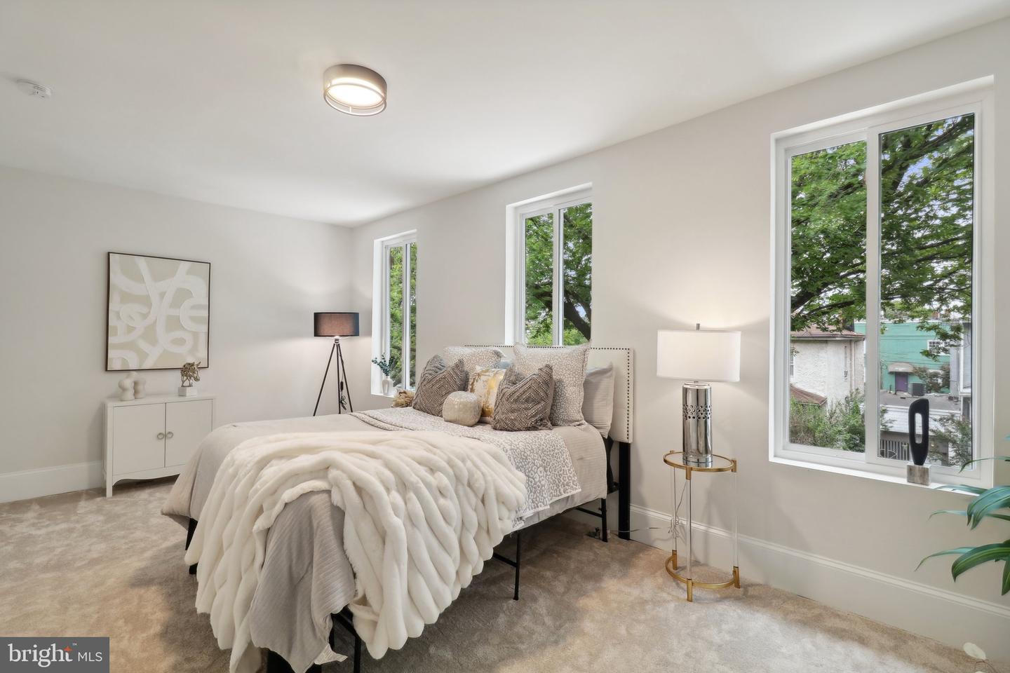 639 NW COLUMBIA RD NW, WASHINGTON, District Of Columbia 20001, 3 Bedrooms Bedrooms, 15 Rooms Rooms,2 BathroomsBathrooms,Residential,For sale,639 NW COLUMBIA RD NW,DCDC2199820 MLS # DCDC2199820