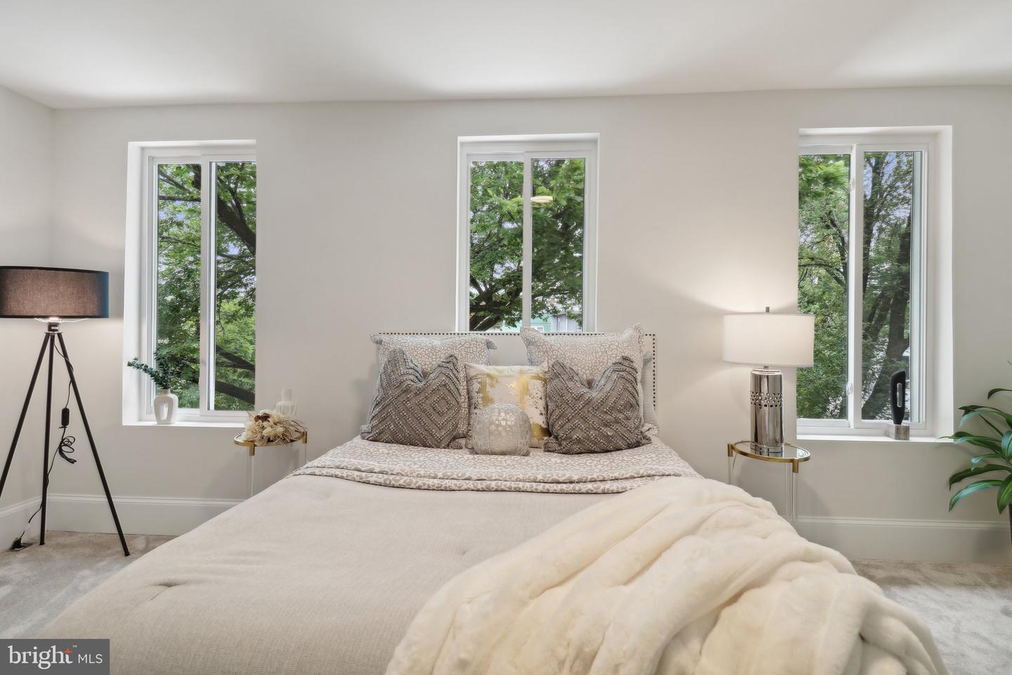 639 NW COLUMBIA RD NW, WASHINGTON, District Of Columbia 20001, 3 Bedrooms Bedrooms, 15 Rooms Rooms,2 BathroomsBathrooms,Residential,For sale,639 NW COLUMBIA RD NW,DCDC2199820 MLS # DCDC2199820