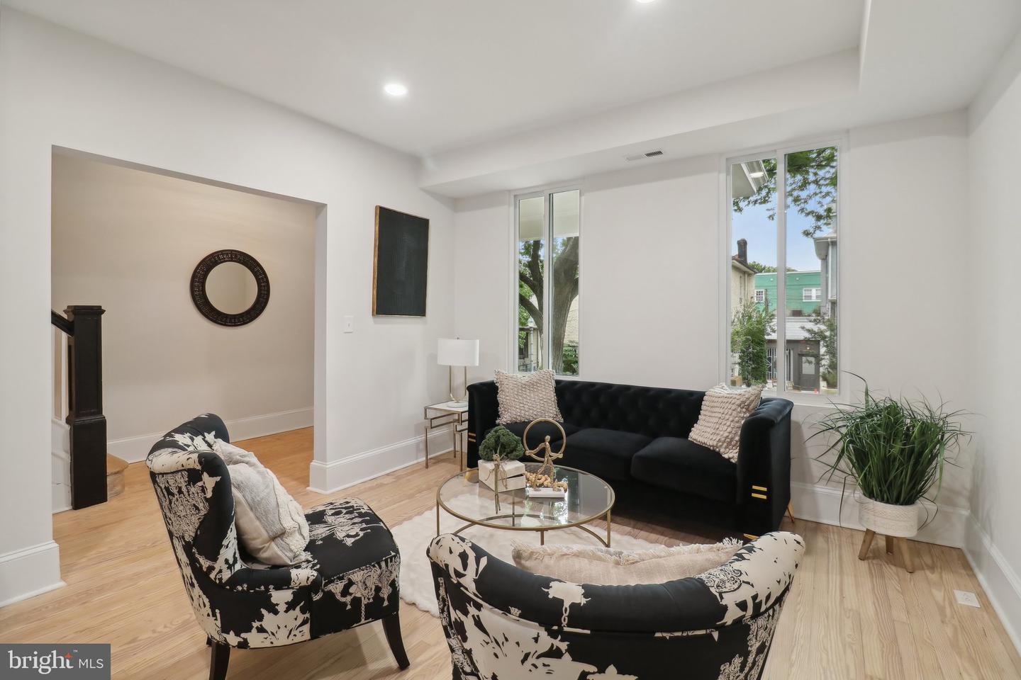 639 NW COLUMBIA RD NW, WASHINGTON, District Of Columbia 20001, 3 Bedrooms Bedrooms, 15 Rooms Rooms,2 BathroomsBathrooms,Residential,For sale,639 NW COLUMBIA RD NW,DCDC2199820 MLS # DCDC2199820
