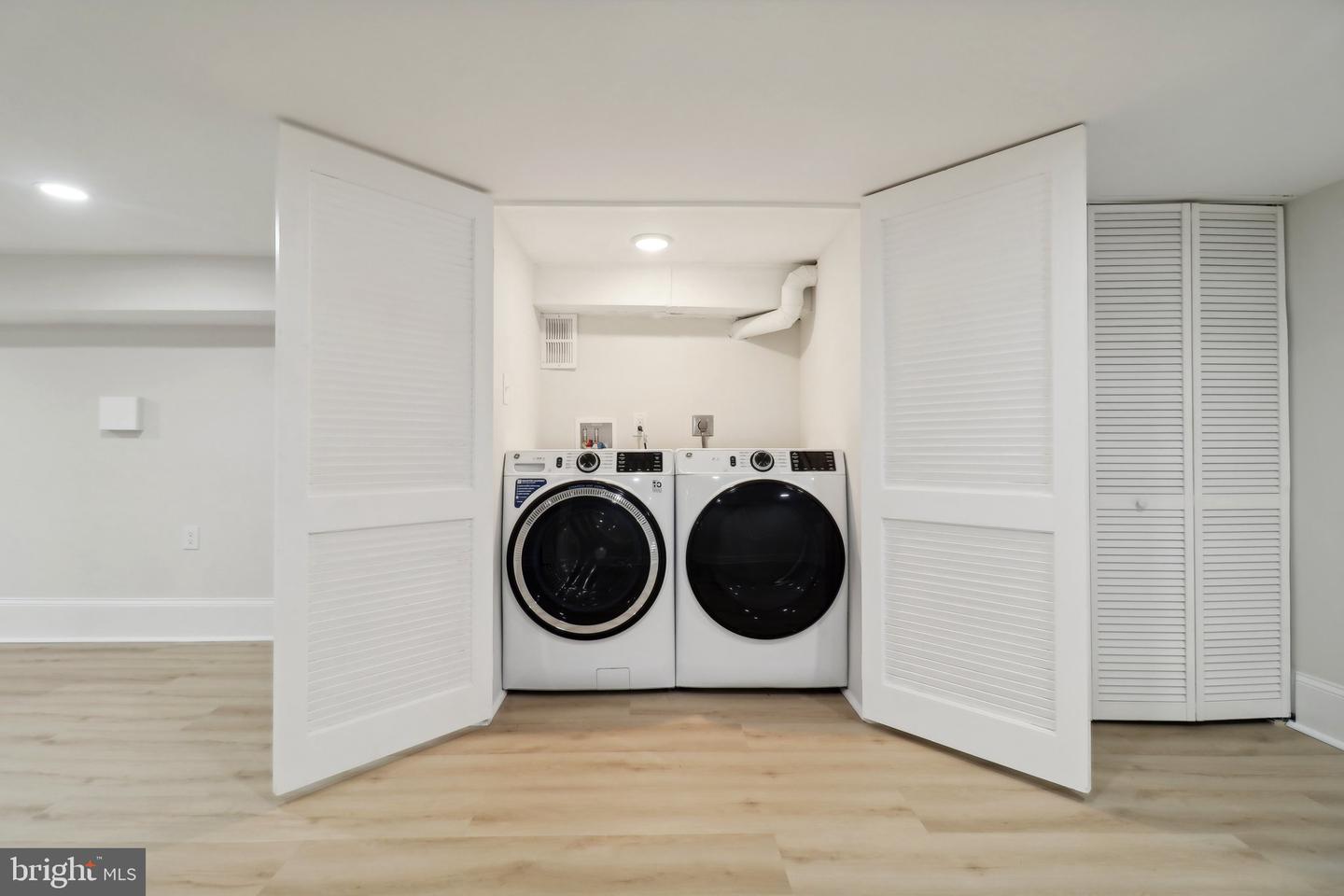 639 NW COLUMBIA RD NW, WASHINGTON, District Of Columbia 20001, 3 Bedrooms Bedrooms, 15 Rooms Rooms,2 BathroomsBathrooms,Residential,For sale,639 NW COLUMBIA RD NW,DCDC2199820 MLS # DCDC2199820