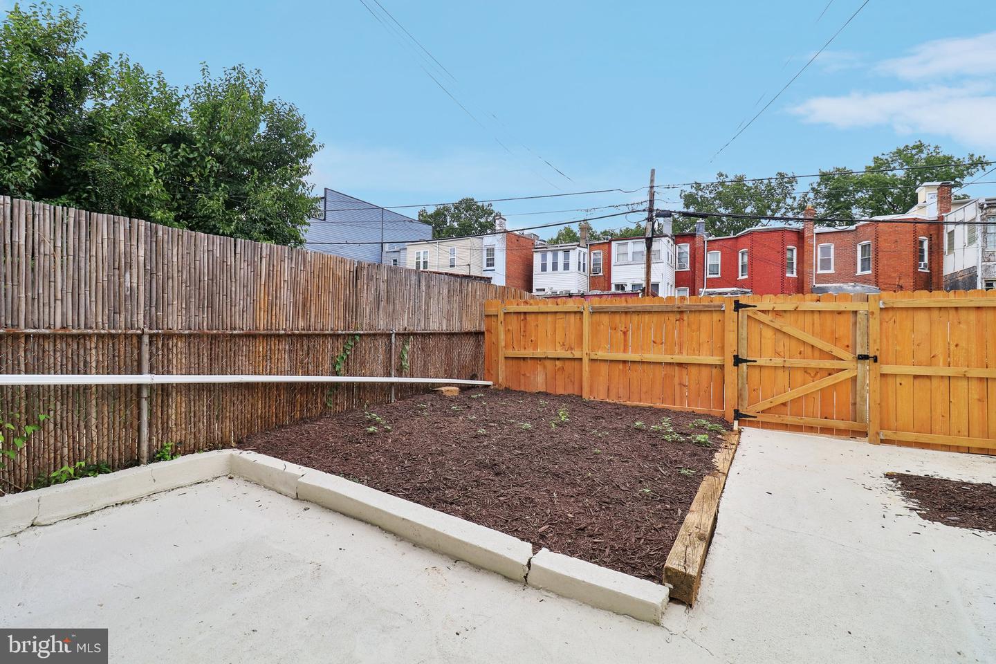 639 NW COLUMBIA RD NW, WASHINGTON, District Of Columbia 20001, 3 Bedrooms Bedrooms, 15 Rooms Rooms,2 BathroomsBathrooms,Residential,For sale,639 NW COLUMBIA RD NW,DCDC2199820 MLS # DCDC2199820
