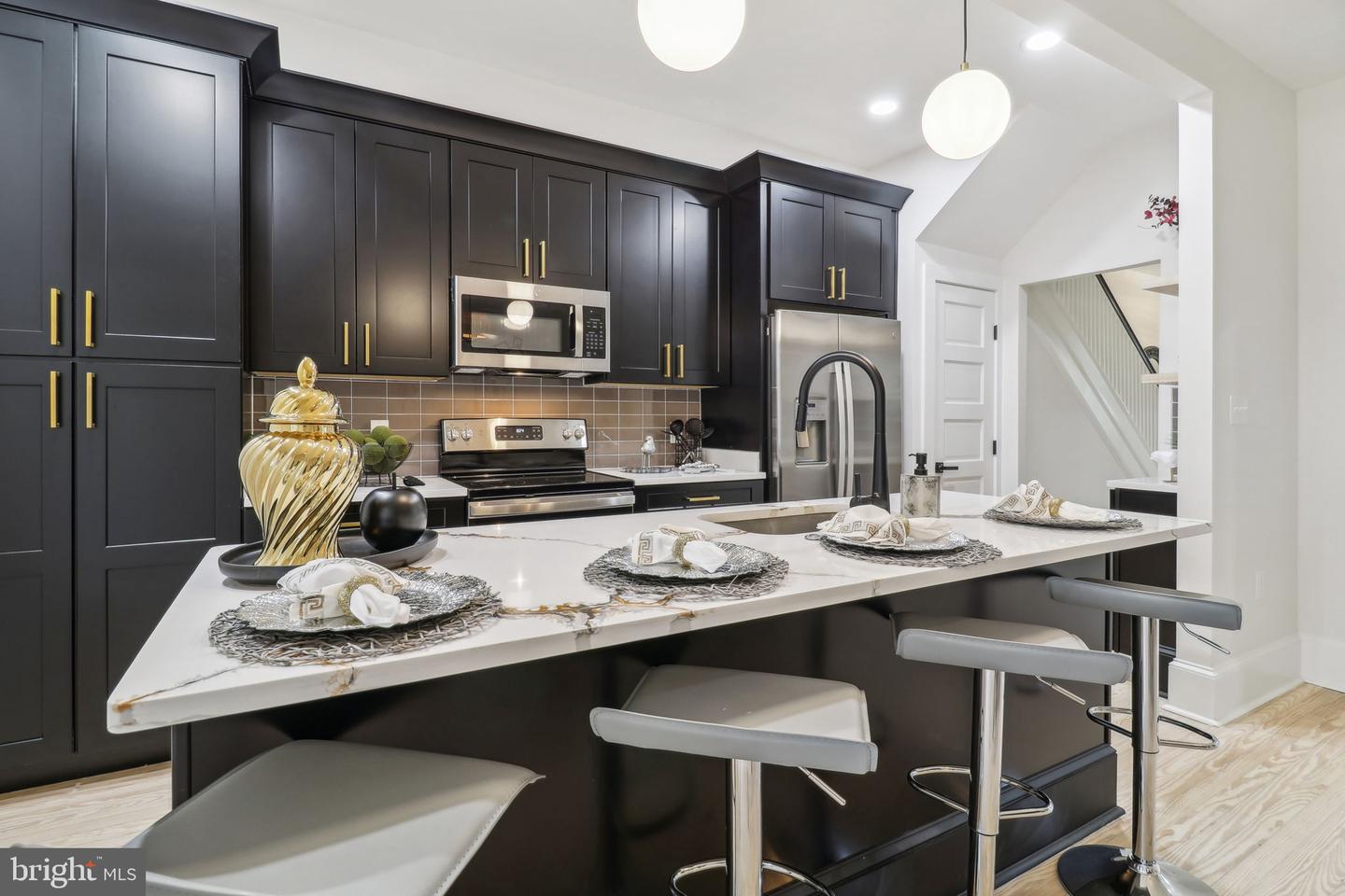 639 NW COLUMBIA RD NW, WASHINGTON, District Of Columbia 20001, 3 Bedrooms Bedrooms, 15 Rooms Rooms,2 BathroomsBathrooms,Residential,For sale,639 NW COLUMBIA RD NW,DCDC2199820 MLS # DCDC2199820
