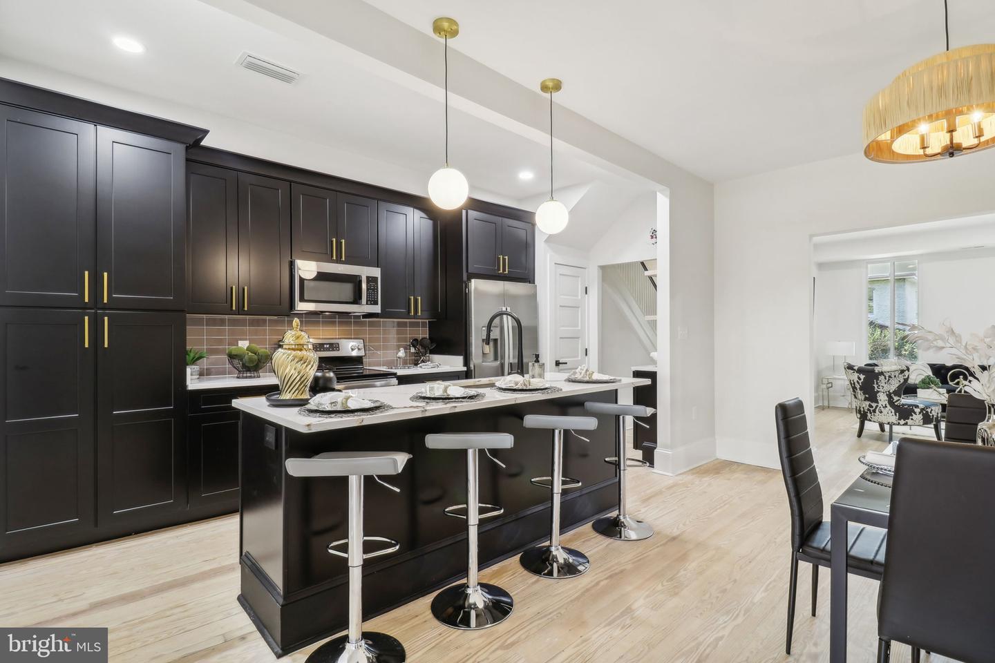 639 NW COLUMBIA RD NW, WASHINGTON, District Of Columbia 20001, 3 Bedrooms Bedrooms, 15 Rooms Rooms,2 BathroomsBathrooms,Residential,For sale,639 NW COLUMBIA RD NW,DCDC2199820 MLS # DCDC2199820