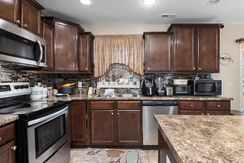 276 DYLAN CIR, BRIDGEWATER, Virginia 22812, 3 Bedrooms Bedrooms, ,2 BathroomsBathrooms,Residential,276 DYLAN CIR,661477 MLS # 661477