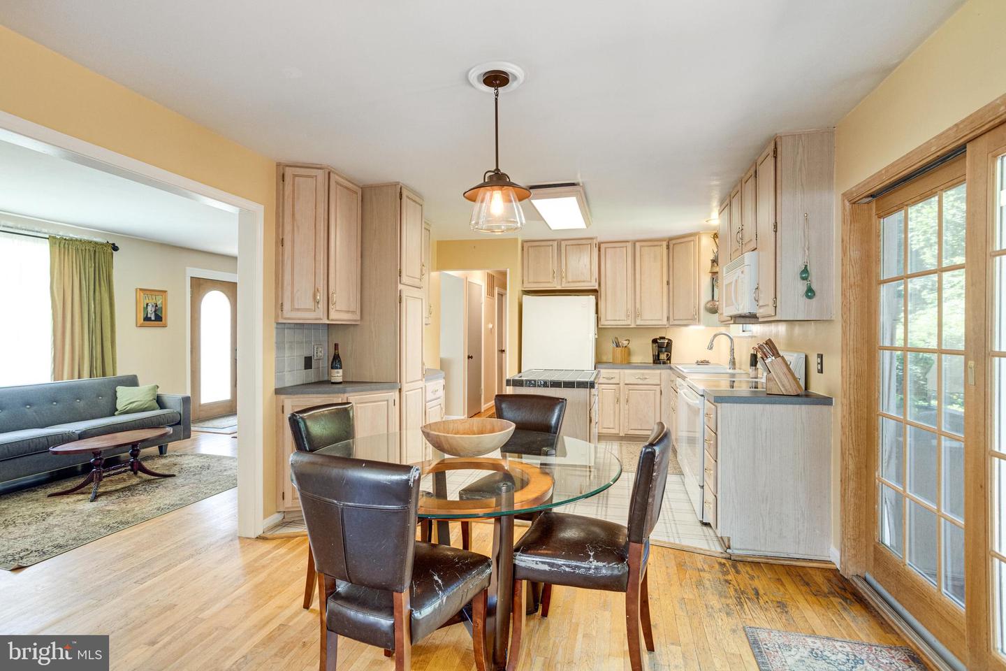 5518 KEMPTON DR, SPRINGFIELD, Virginia 22151, 5 Bedrooms Bedrooms, ,3 BathroomsBathrooms,Residential,For sale,5518 KEMPTON DR,VAFX2242442 MLS # VAFX2242442