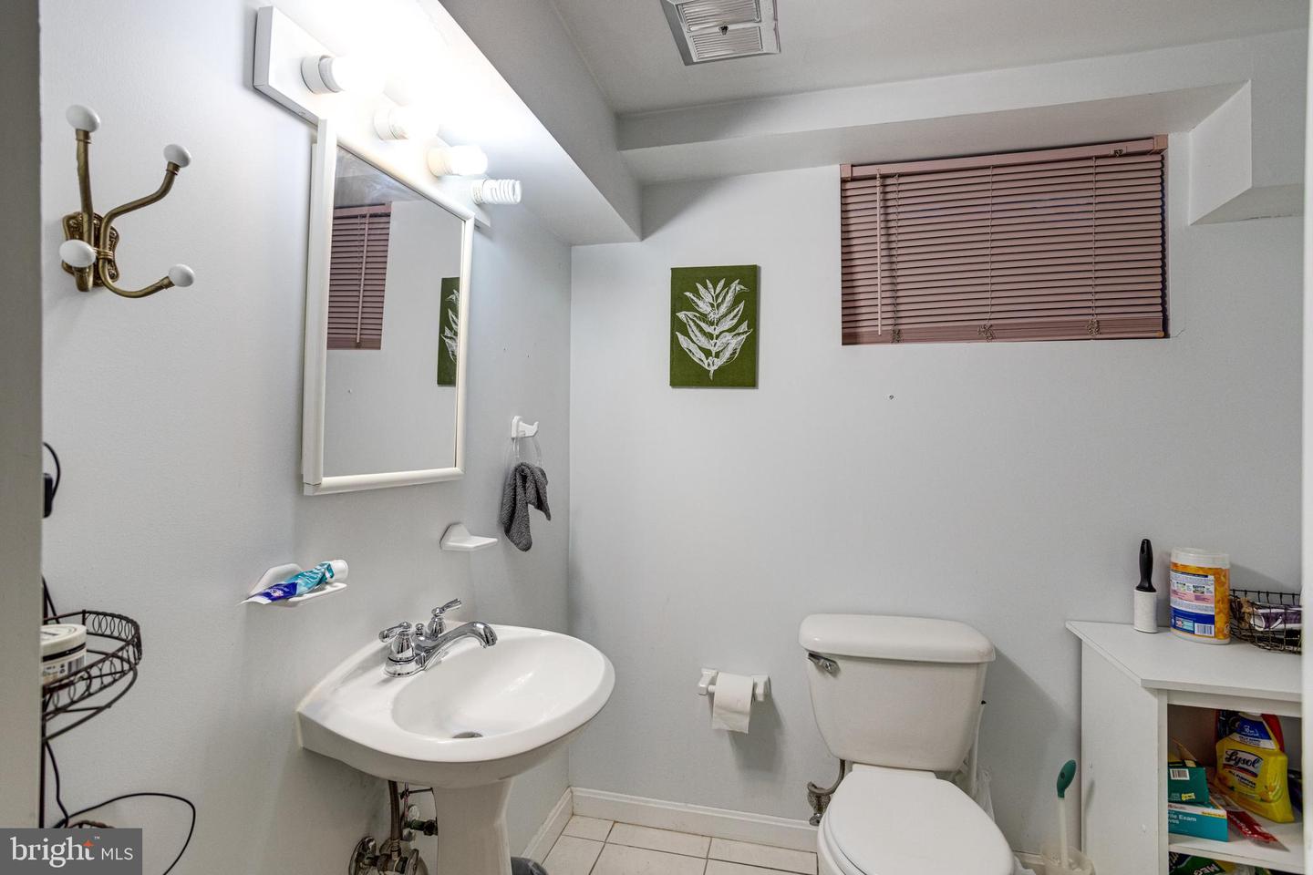 5518 KEMPTON DR, SPRINGFIELD, Virginia 22151, 5 Bedrooms Bedrooms, ,3 BathroomsBathrooms,Residential,For sale,5518 KEMPTON DR,VAFX2242442 MLS # VAFX2242442