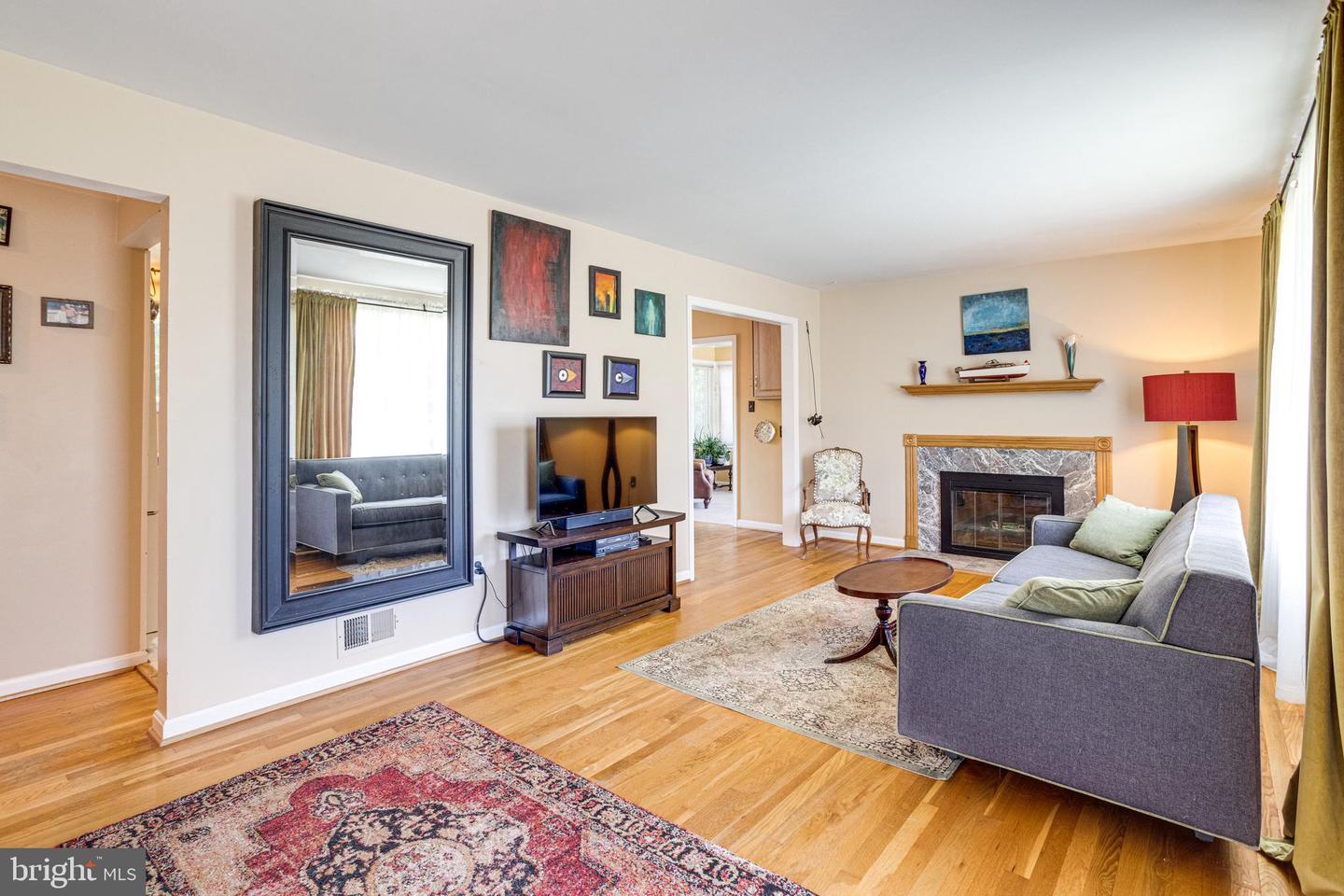 5518 KEMPTON DR, SPRINGFIELD, Virginia 22151, 5 Bedrooms Bedrooms, ,3 BathroomsBathrooms,Residential,For sale,5518 KEMPTON DR,VAFX2242442 MLS # VAFX2242442