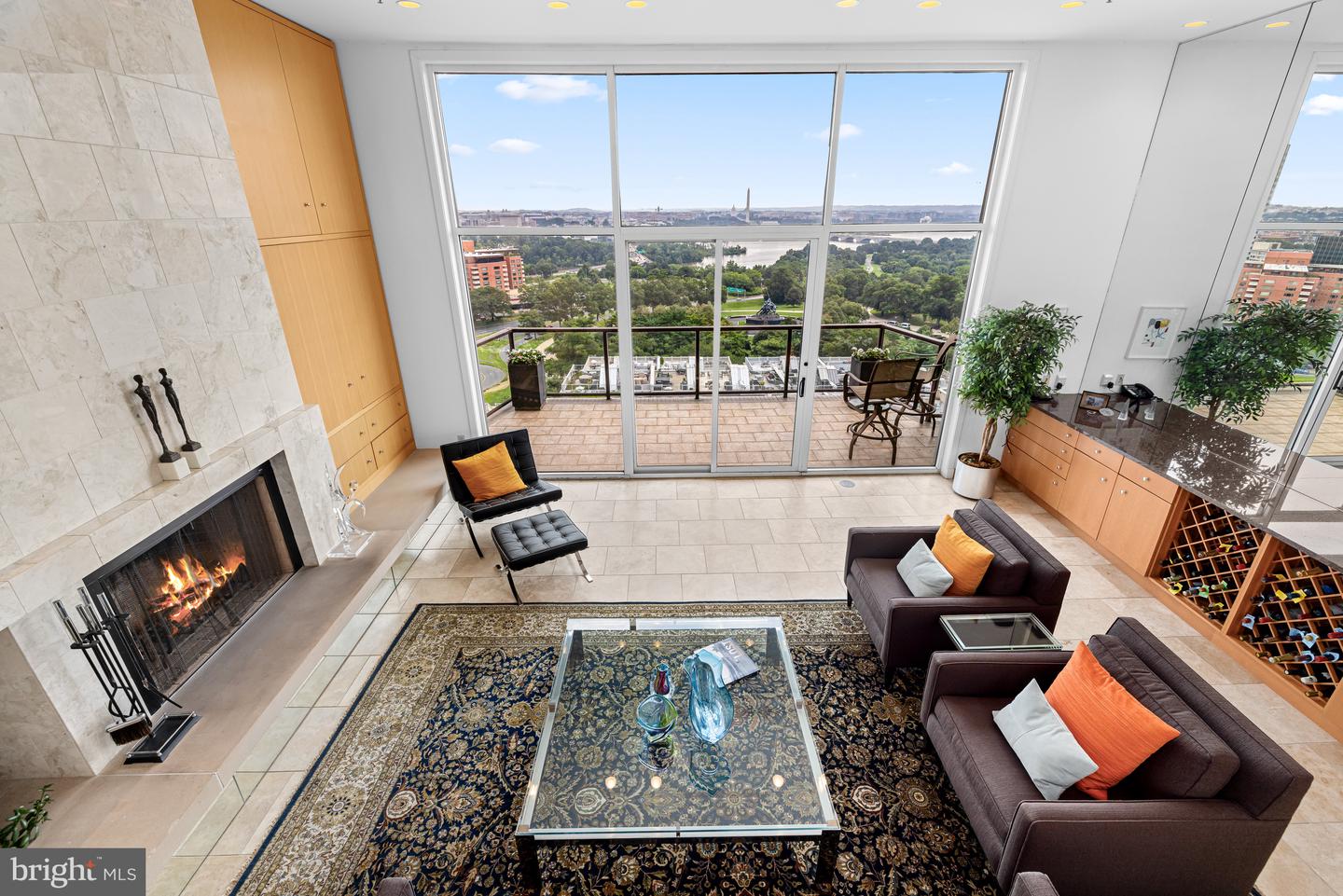 1401 N OAK ST N #912, ARLINGTON, Virginia 22209, 3 Bedrooms Bedrooms, ,3 BathroomsBathrooms,Residential,For sale,1401 N OAK ST N #912,VAAR2058364 MLS # VAAR2058364
