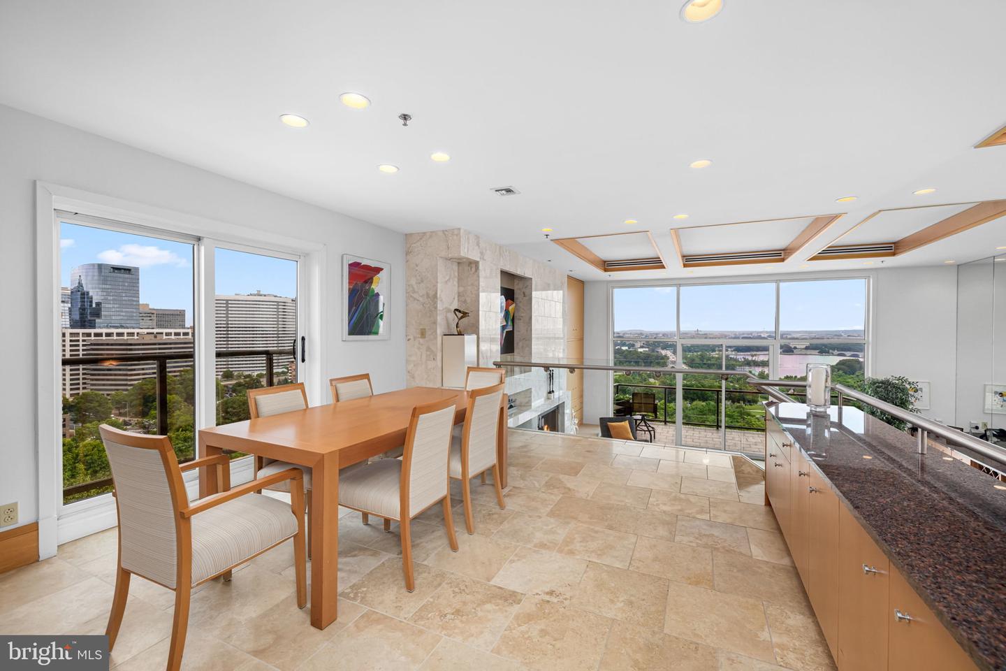 1401 N OAK ST N #912, ARLINGTON, Virginia 22209, 3 Bedrooms Bedrooms, ,3 BathroomsBathrooms,Residential,For sale,1401 N OAK ST N #912,VAAR2058364 MLS # VAAR2058364