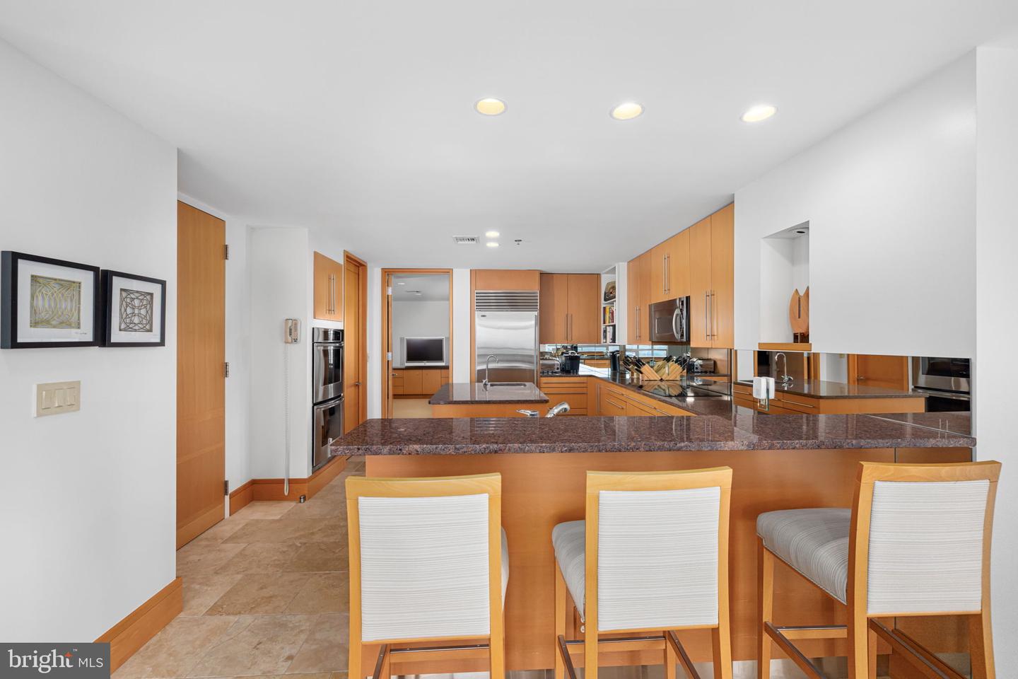 1401 N OAK ST N #912, ARLINGTON, Virginia 22209, 3 Bedrooms Bedrooms, ,3 BathroomsBathrooms,Residential,For sale,1401 N OAK ST N #912,VAAR2058364 MLS # VAAR2058364