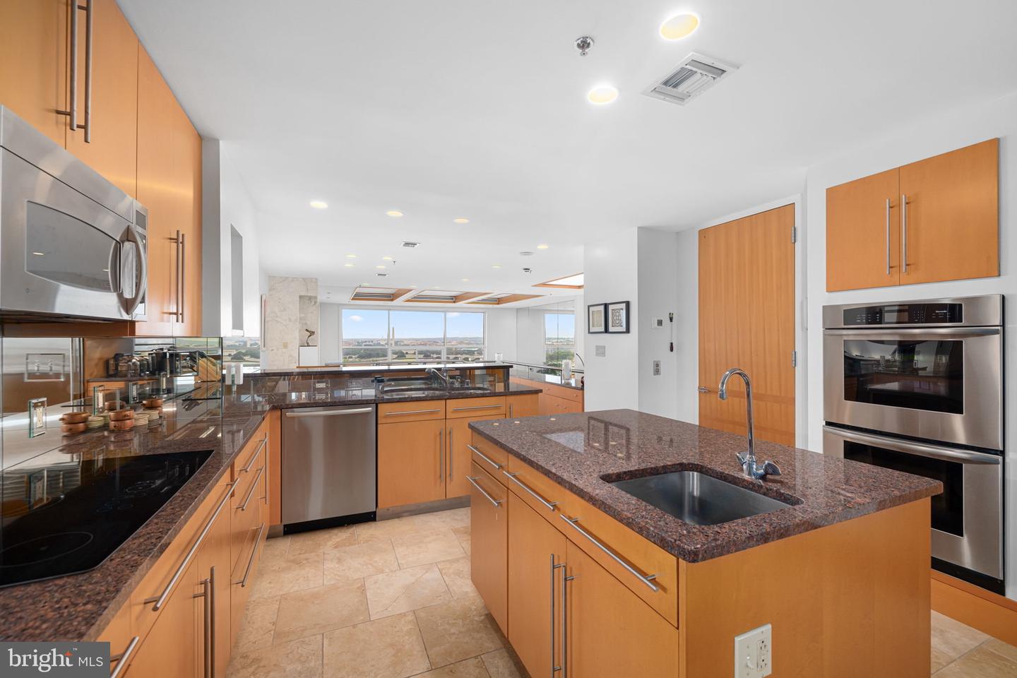 1401 N OAK ST N #912, ARLINGTON, Virginia 22209, 3 Bedrooms Bedrooms, ,3 BathroomsBathrooms,Residential,For sale,1401 N OAK ST N #912,VAAR2058364 MLS # VAAR2058364