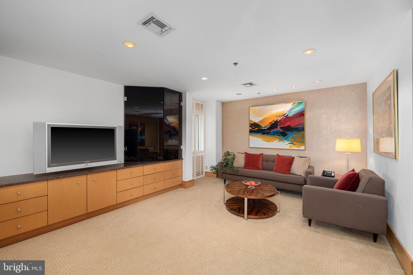 1401 N OAK ST N #912, ARLINGTON, Virginia 22209, 3 Bedrooms Bedrooms, ,3 BathroomsBathrooms,Residential,For sale,1401 N OAK ST N #912,VAAR2058364 MLS # VAAR2058364