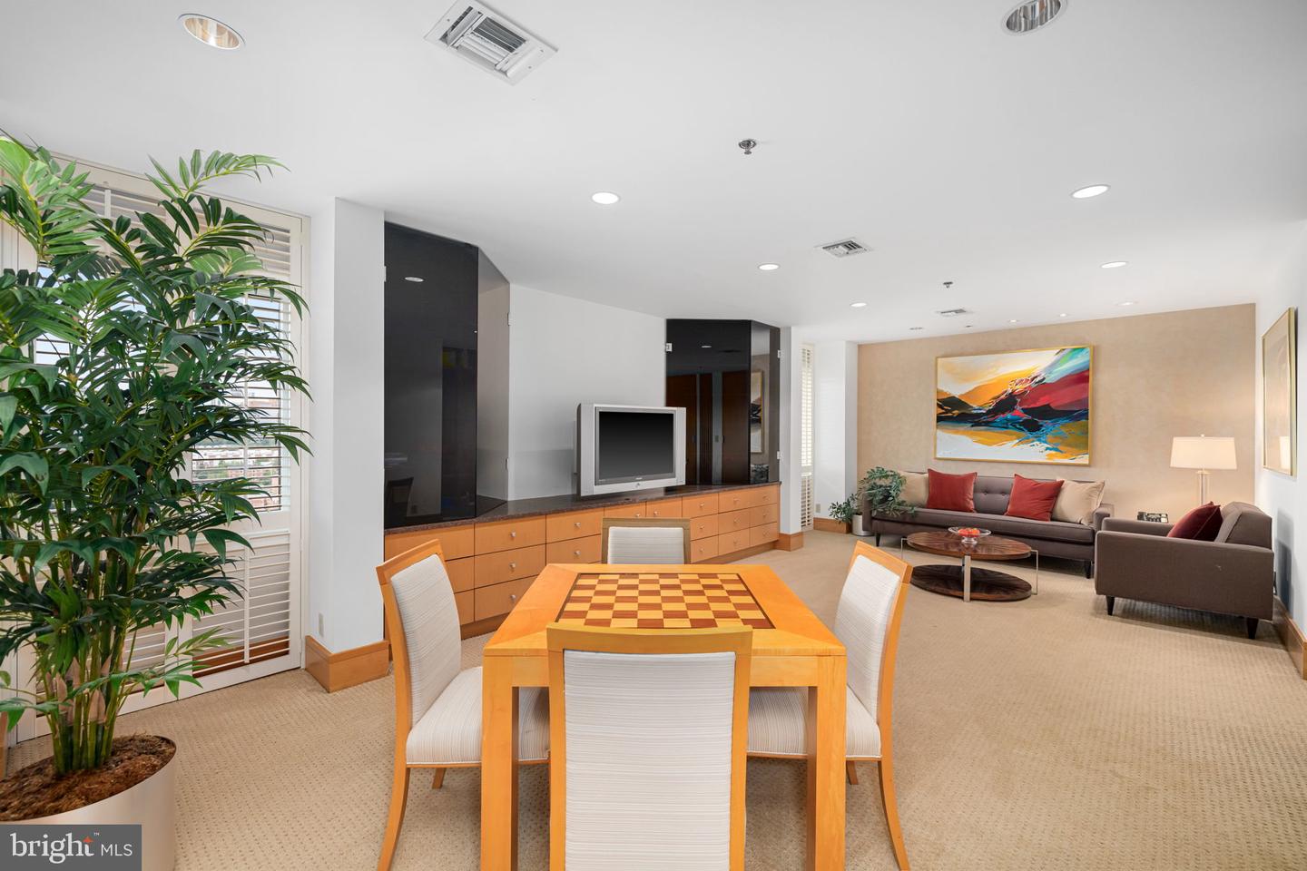 1401 N OAK ST N #912, ARLINGTON, Virginia 22209, 3 Bedrooms Bedrooms, ,3 BathroomsBathrooms,Residential,For sale,1401 N OAK ST N #912,VAAR2058364 MLS # VAAR2058364