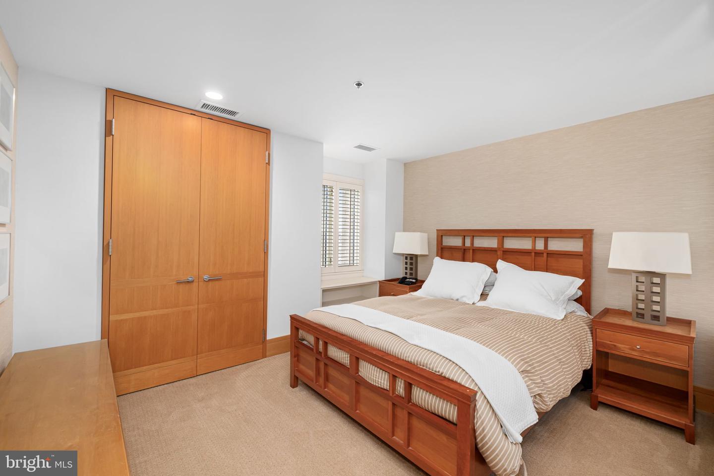 1401 N OAK ST N #912, ARLINGTON, Virginia 22209, 3 Bedrooms Bedrooms, ,3 BathroomsBathrooms,Residential,For sale,1401 N OAK ST N #912,VAAR2058364 MLS # VAAR2058364
