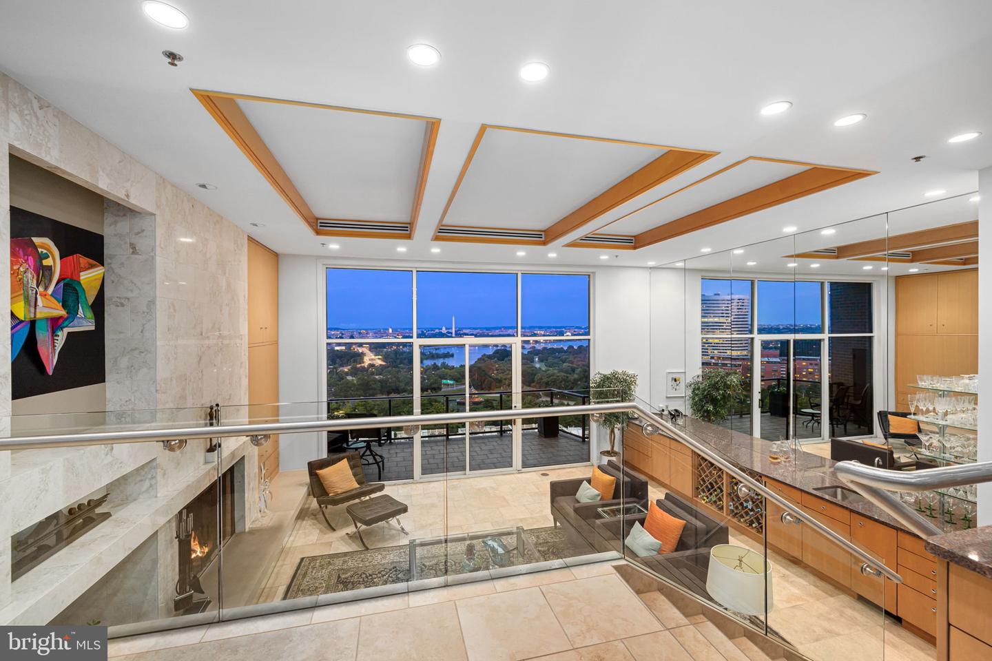 1401 N OAK ST N #912, ARLINGTON, Virginia 22209, 3 Bedrooms Bedrooms, ,3 BathroomsBathrooms,Residential,For sale,1401 N OAK ST N #912,VAAR2058364 MLS # VAAR2058364